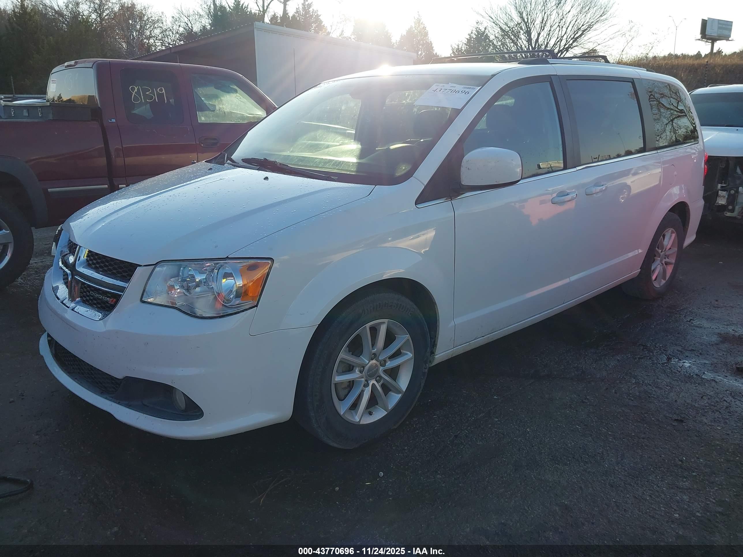 DODGE GRAND image 2