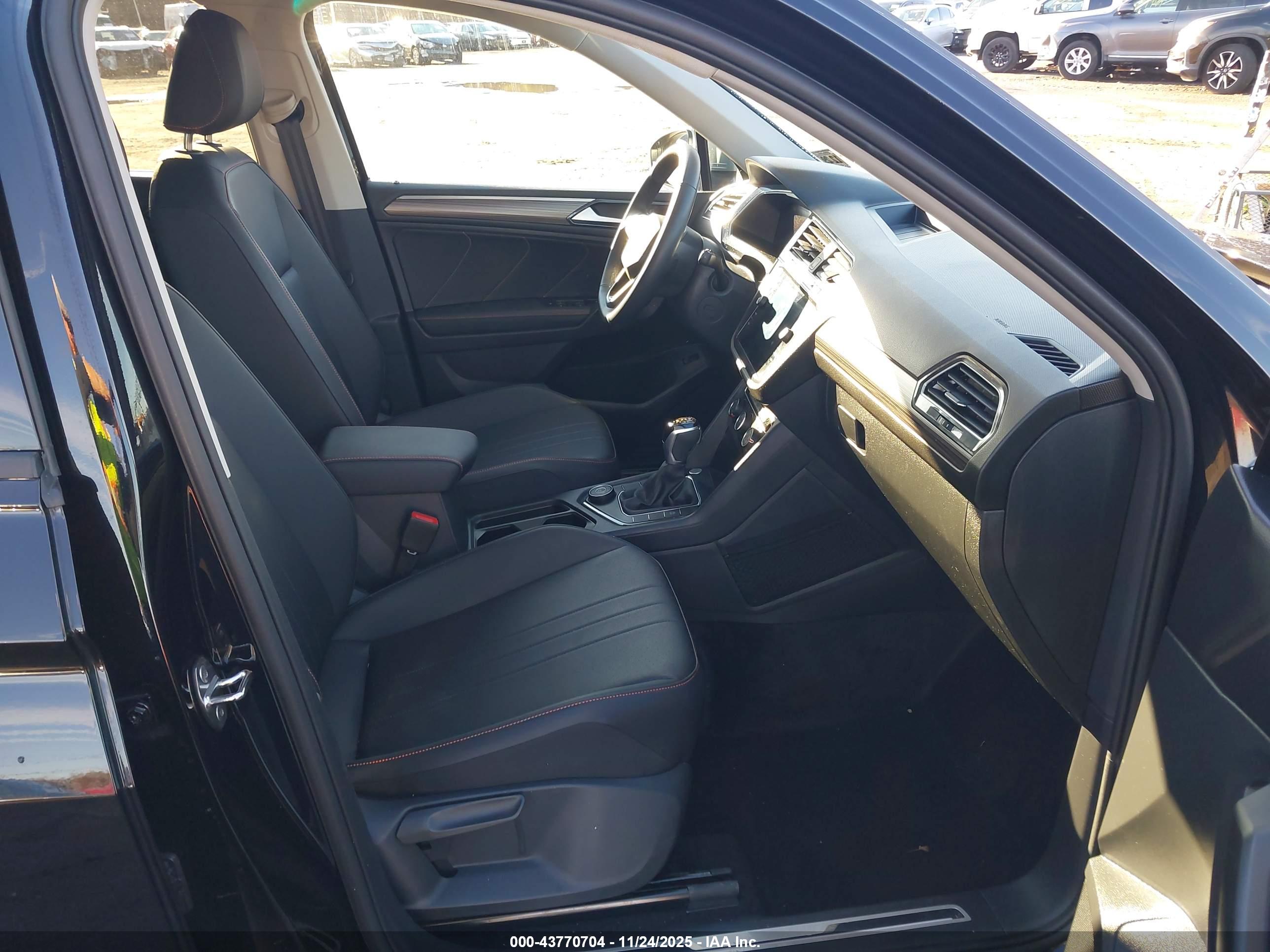 VOLKSWAGEN TIGUAN image 5