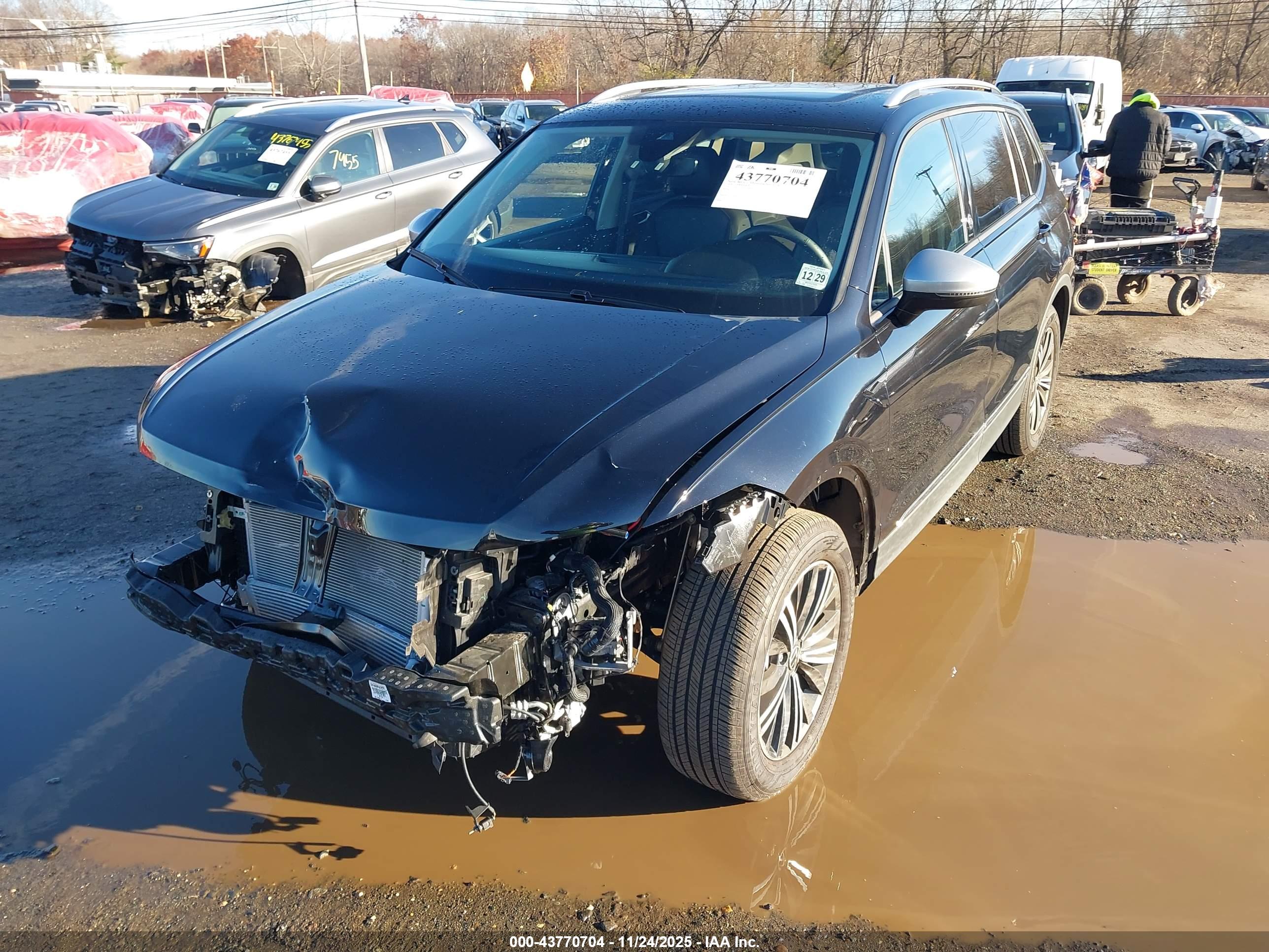 VOLKSWAGEN TIGUAN image 6