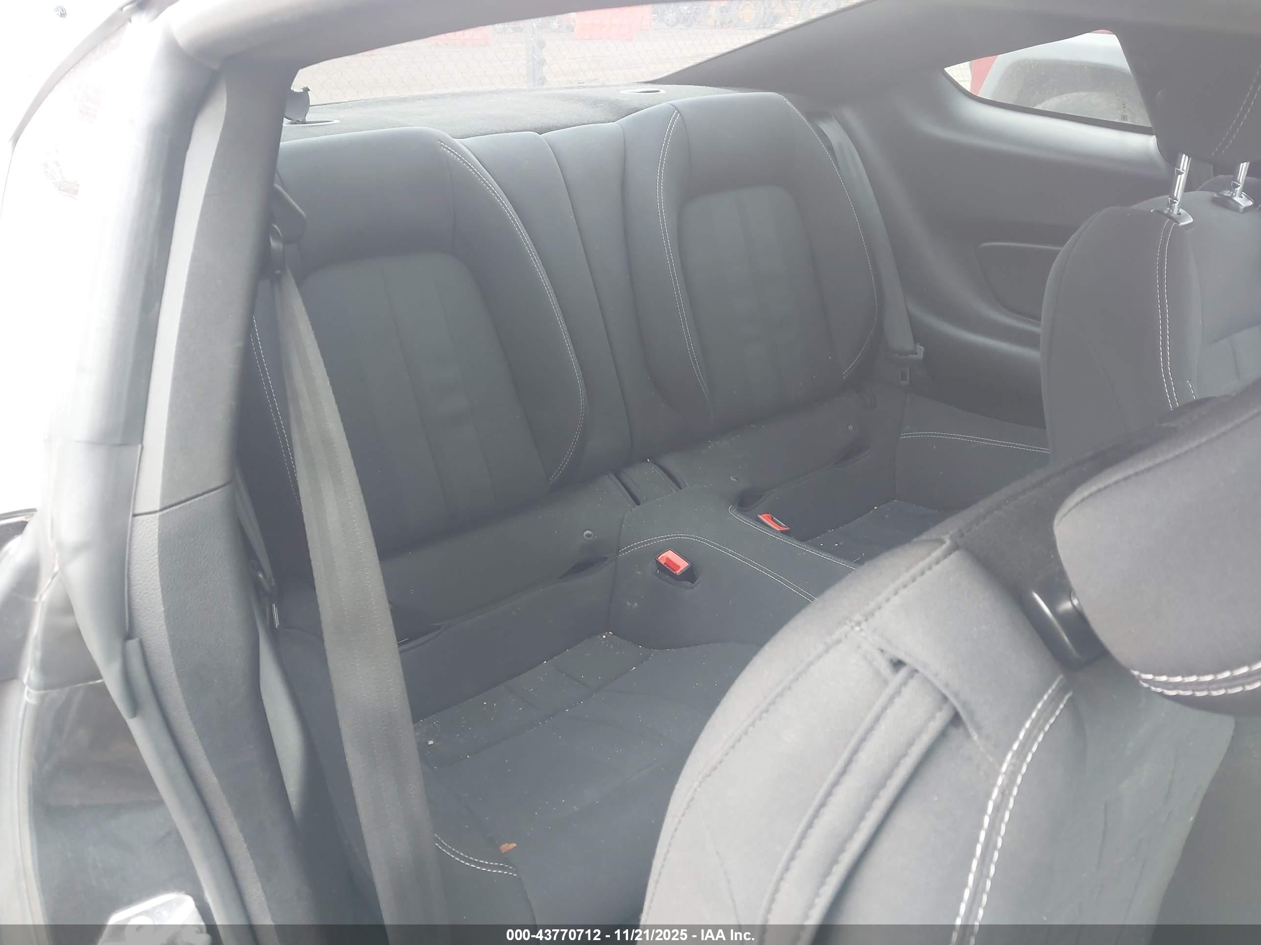 FORD MUSTANG image 8