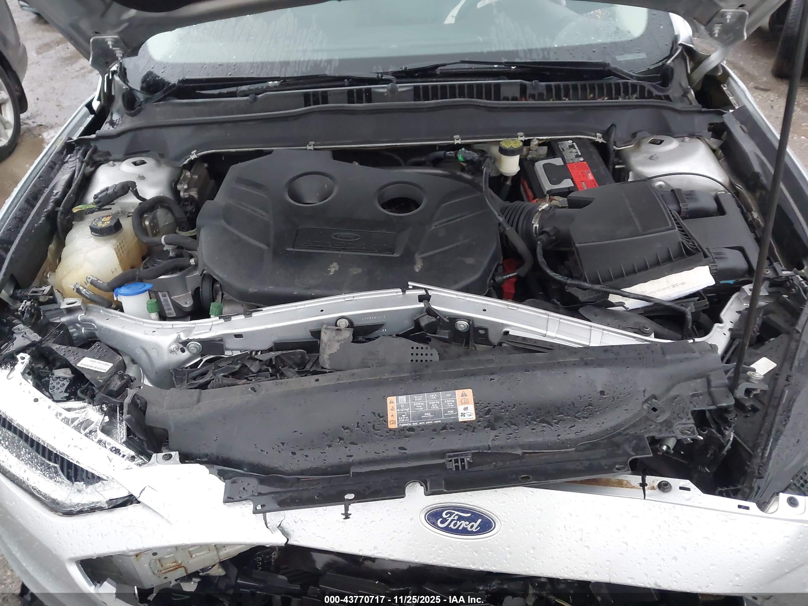 FORD FUSION image 10