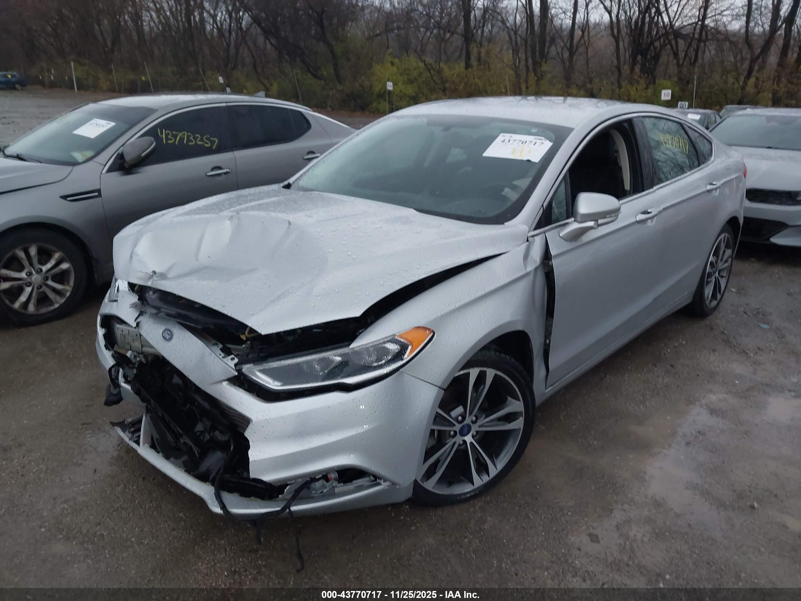 FORD FUSION image 2