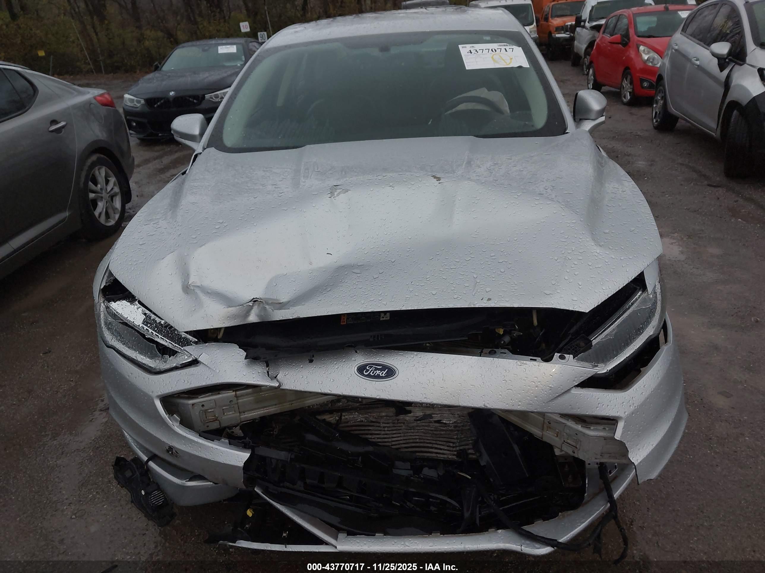 FORD FUSION image 6