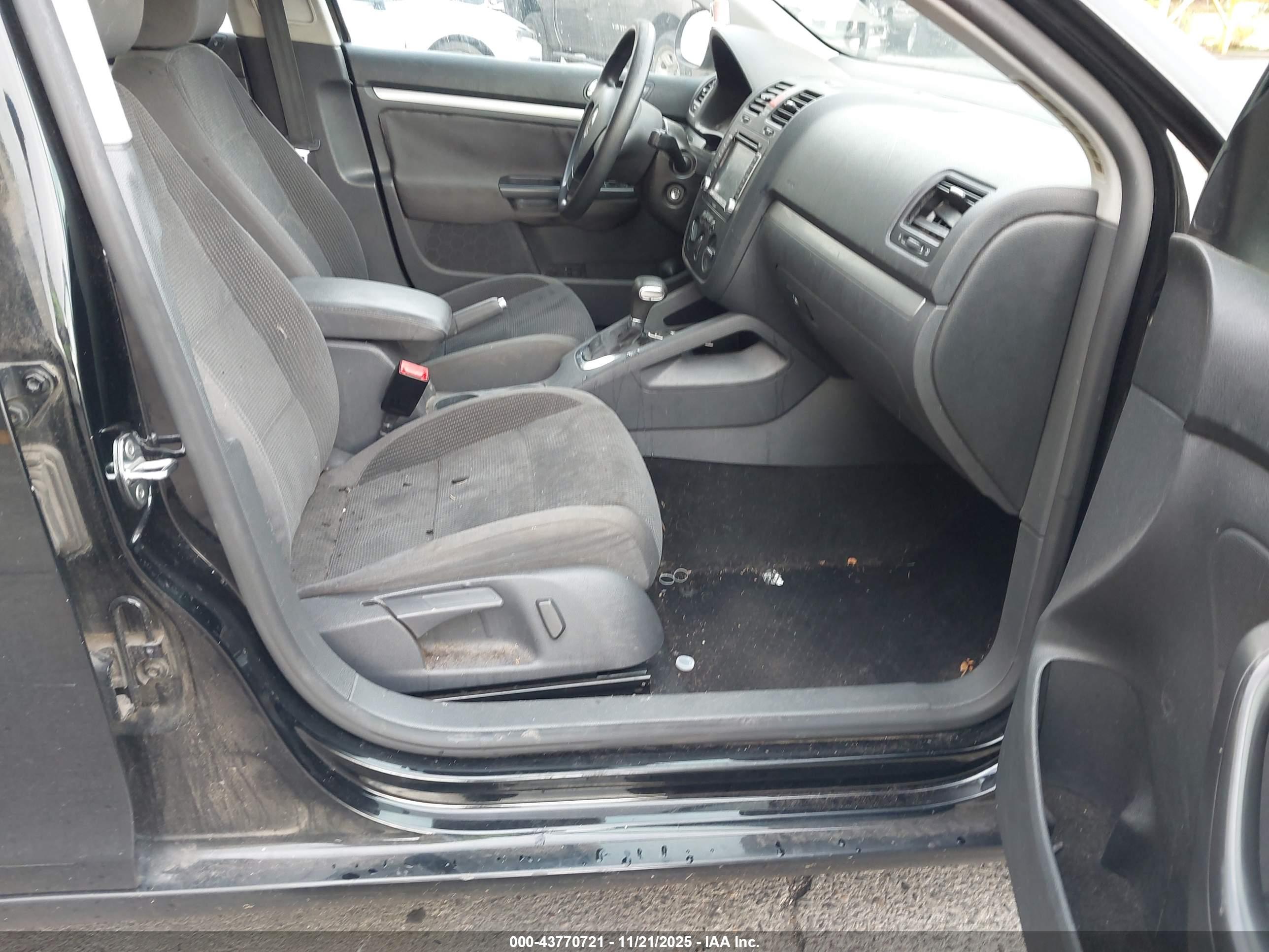 VOLKSWAGEN JETTA image 5