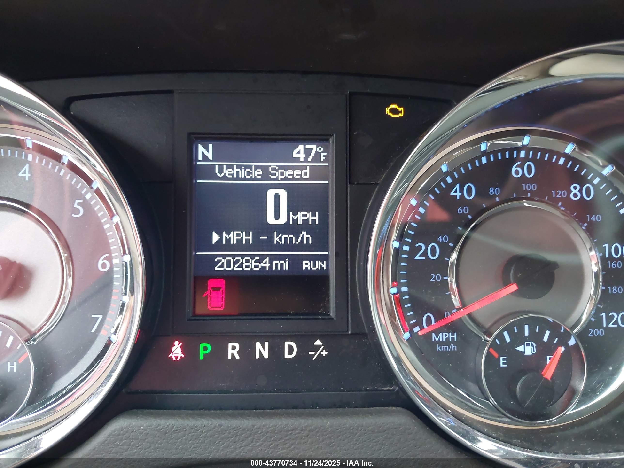 CHRYSLER TOWN image 7
