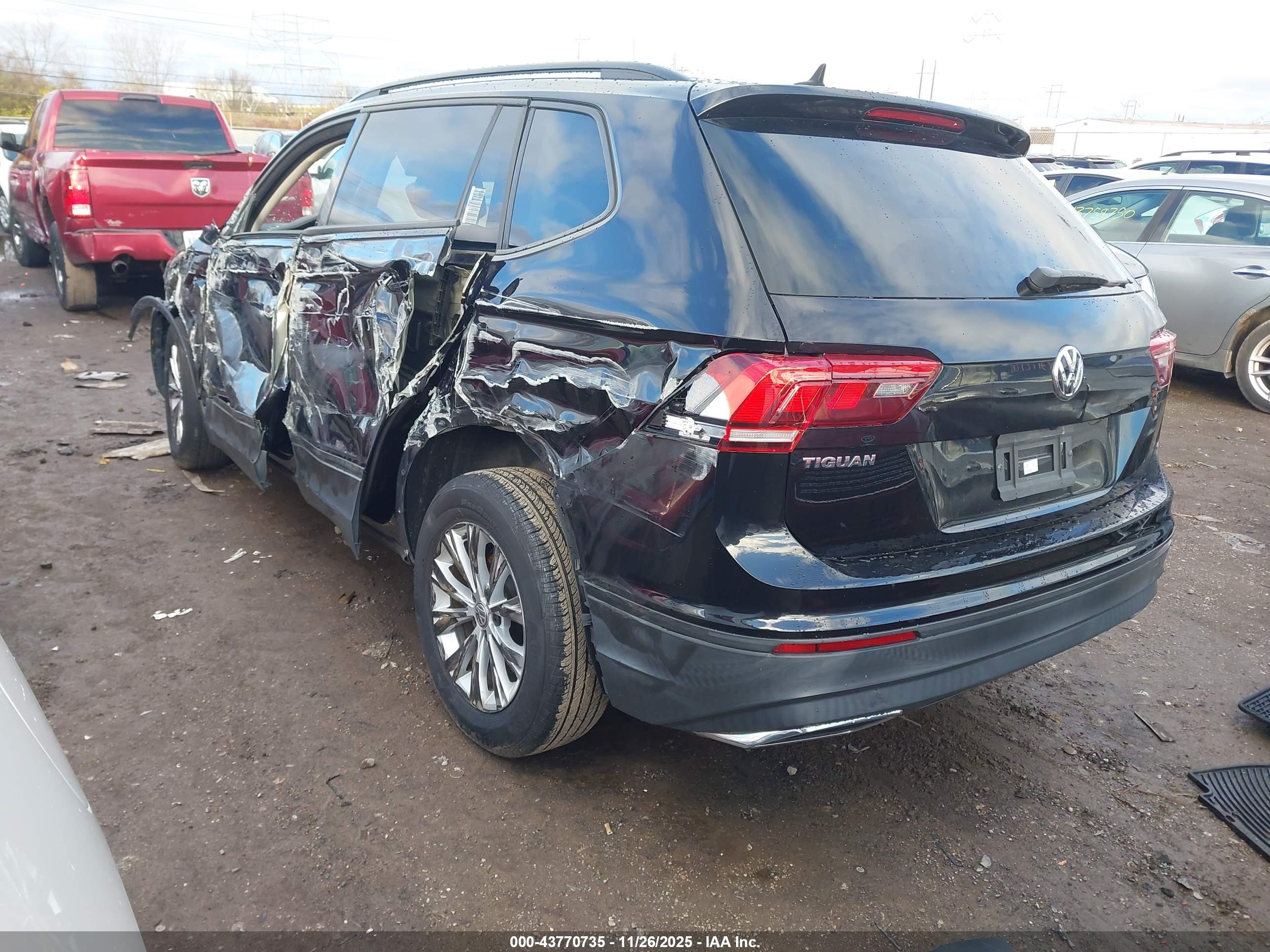 VOLKSWAGEN TIGUAN image 3