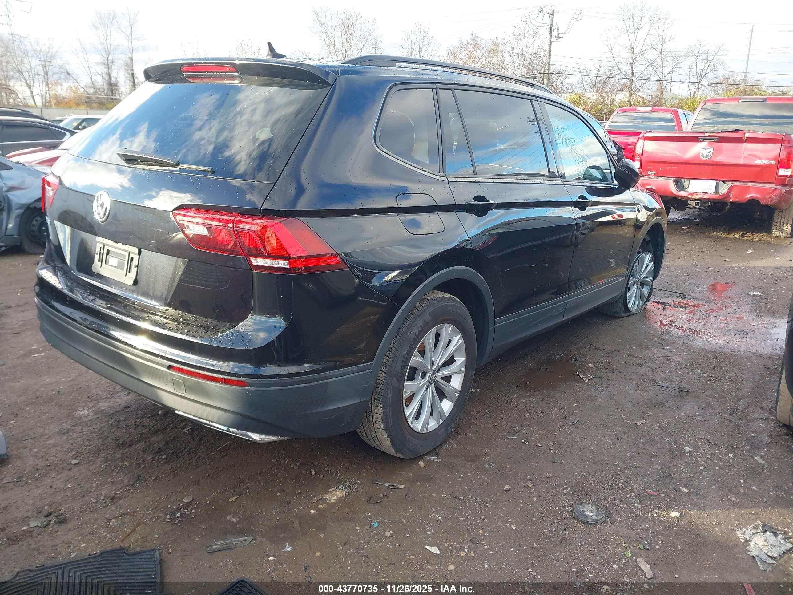 VOLKSWAGEN TIGUAN image 4