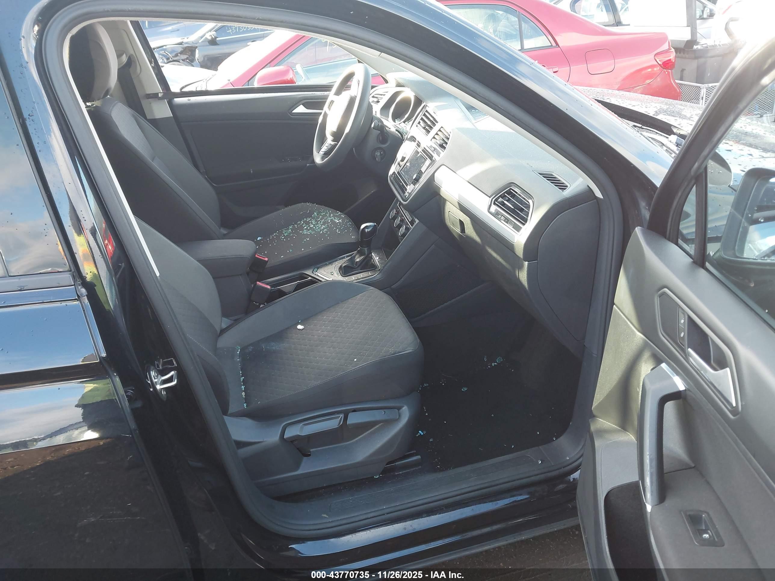 VOLKSWAGEN TIGUAN image 5