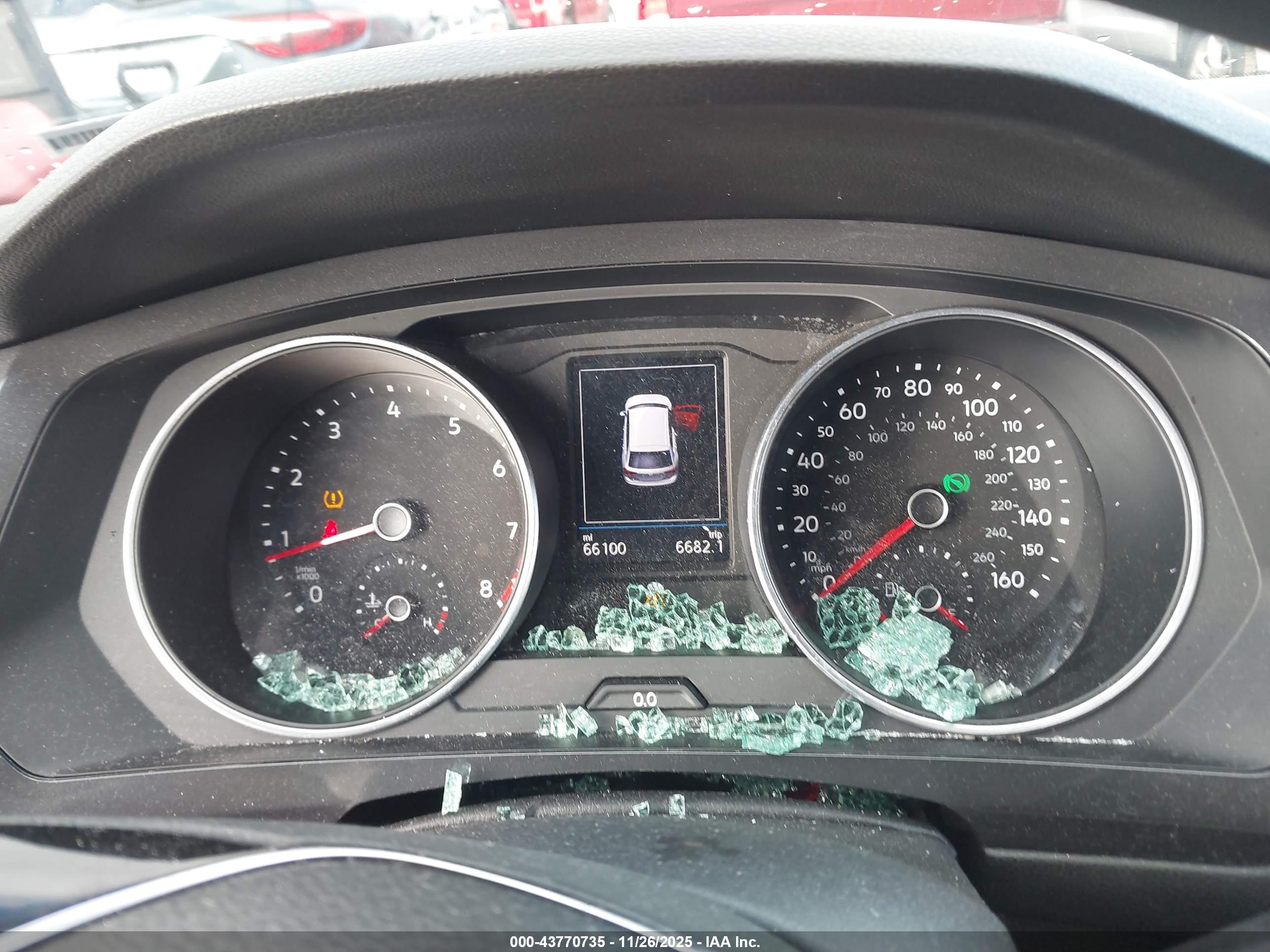 VOLKSWAGEN TIGUAN image 7