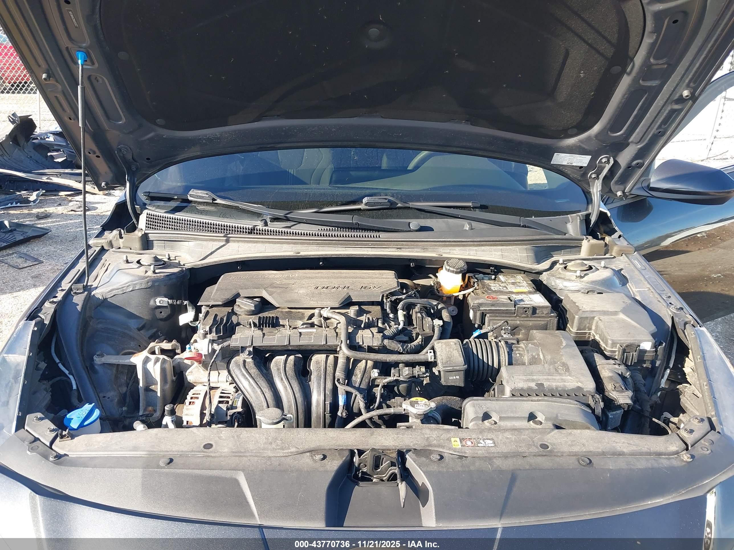 HYUNDAI ELANTRA image 10