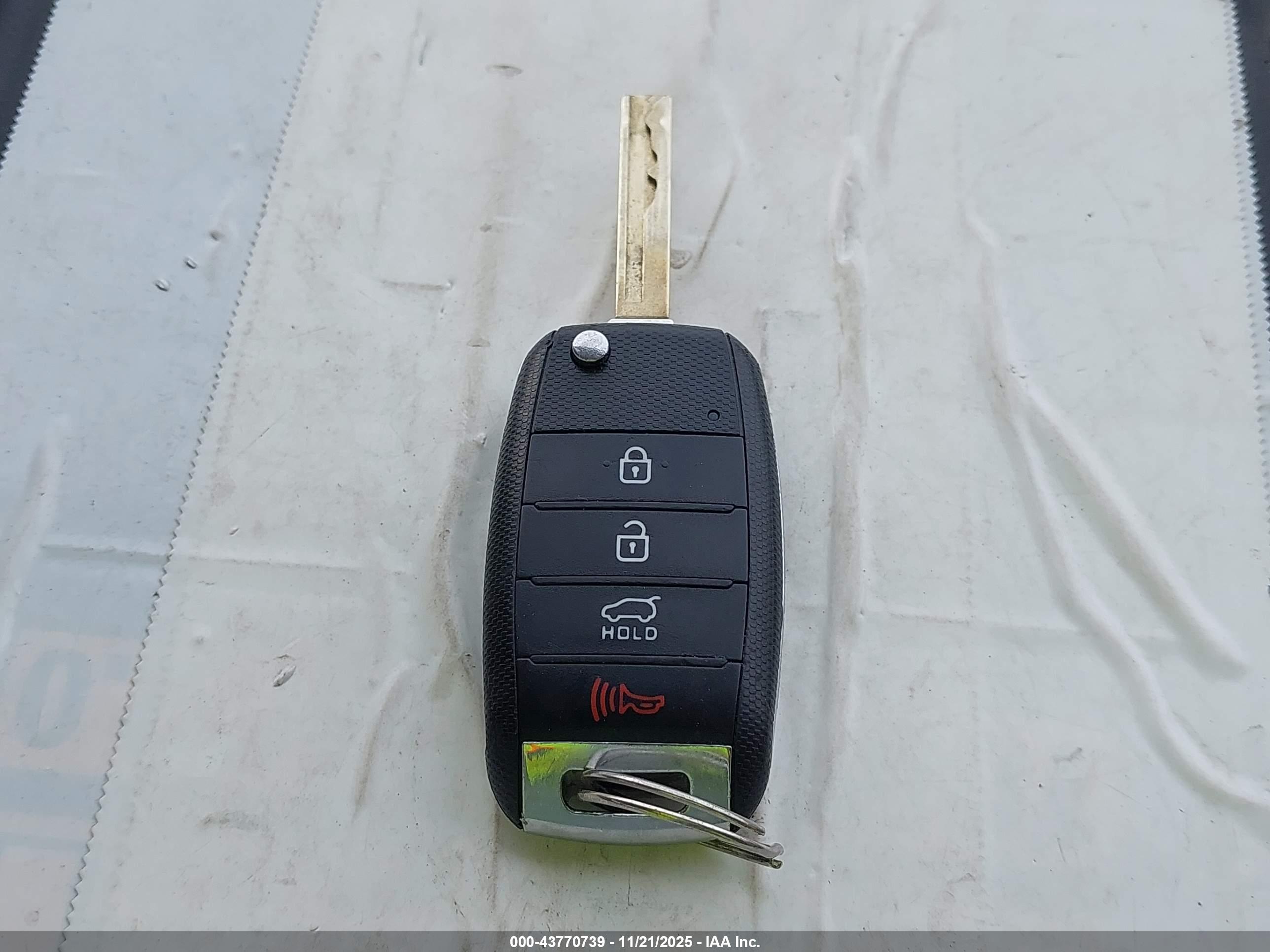 KIA SORENTO image 11