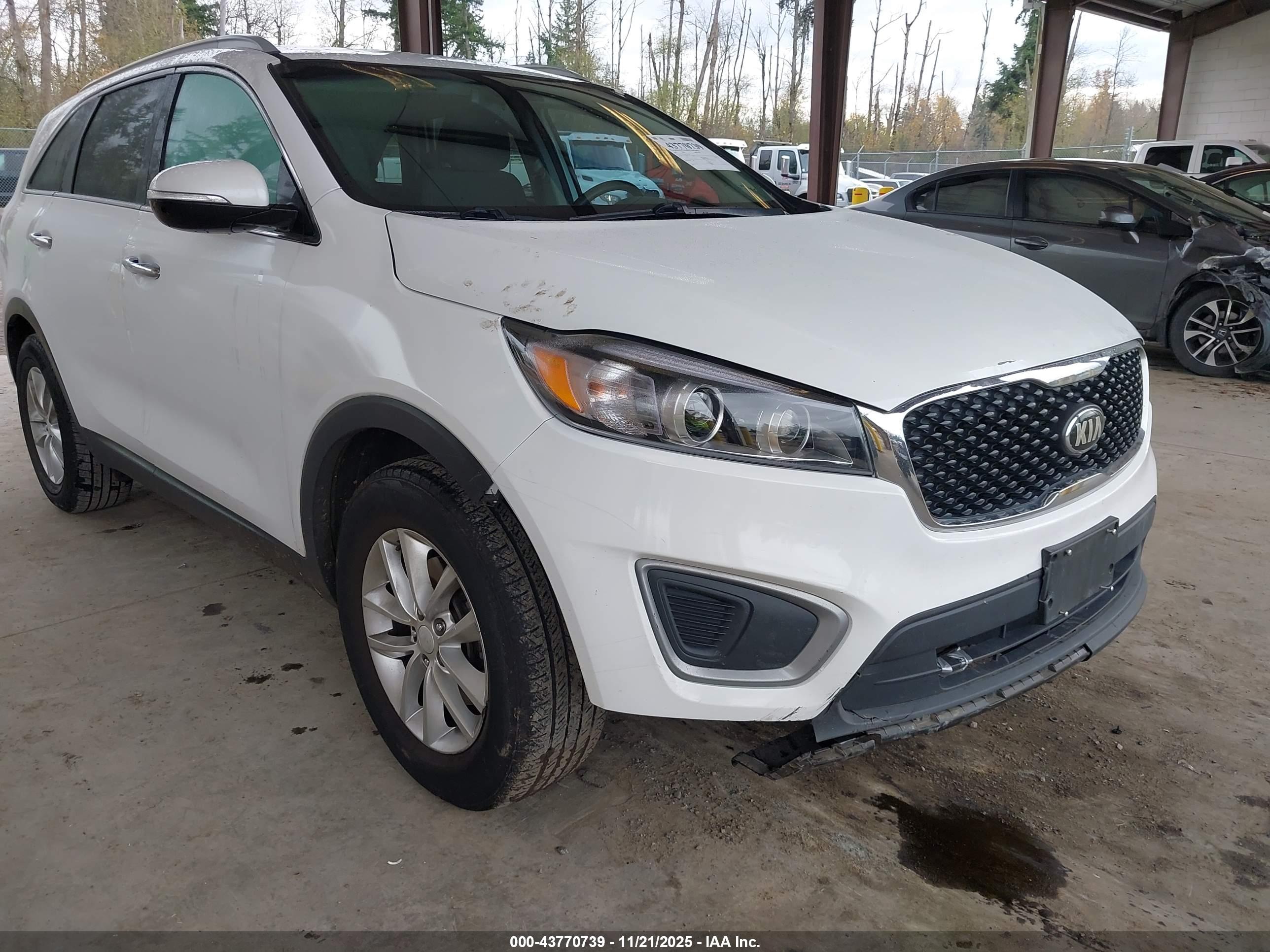 KIA SORENTO image 6