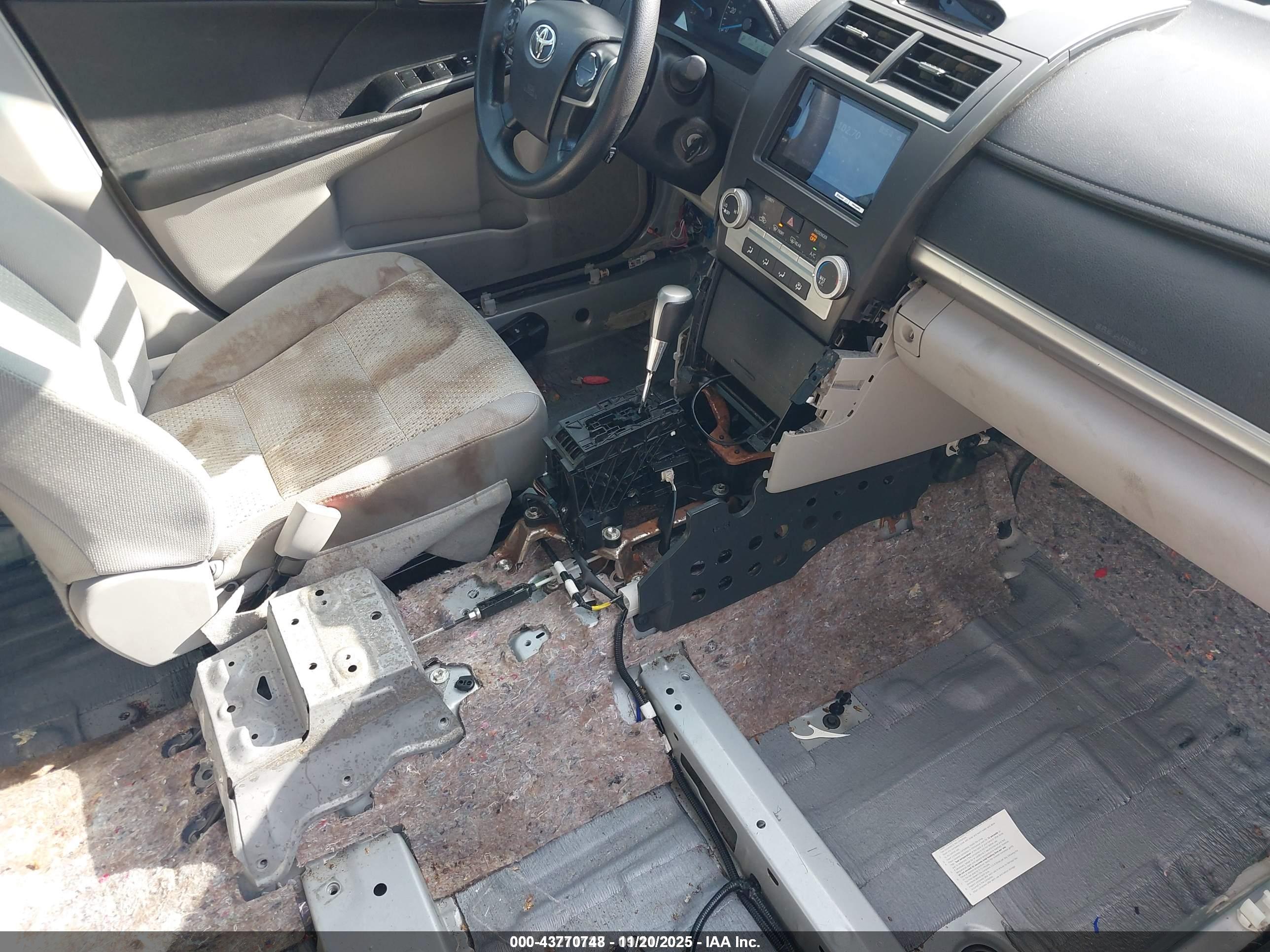 TOYOTA CAMRY image 5
