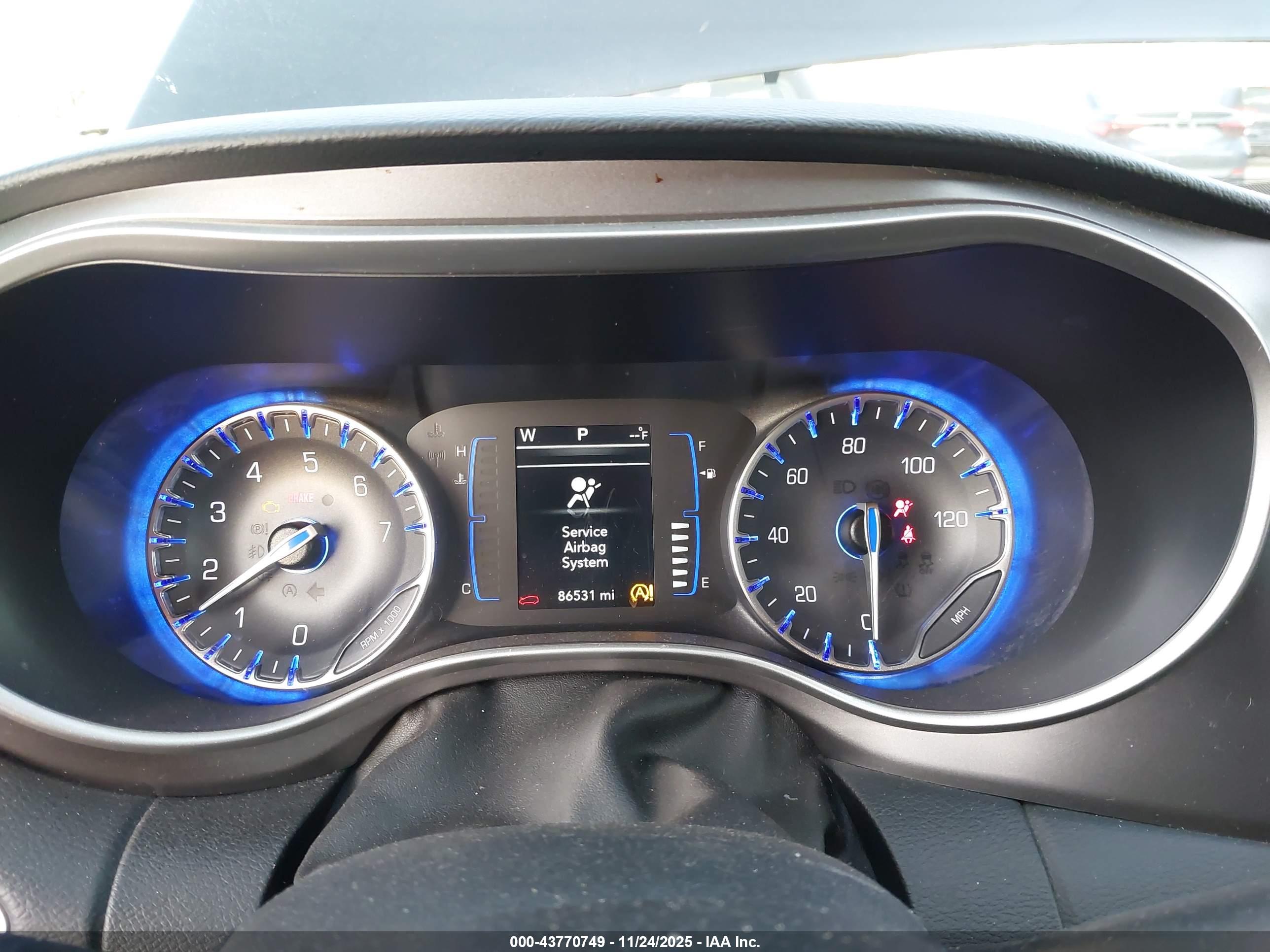 CHRYSLER PACIFICA image 7