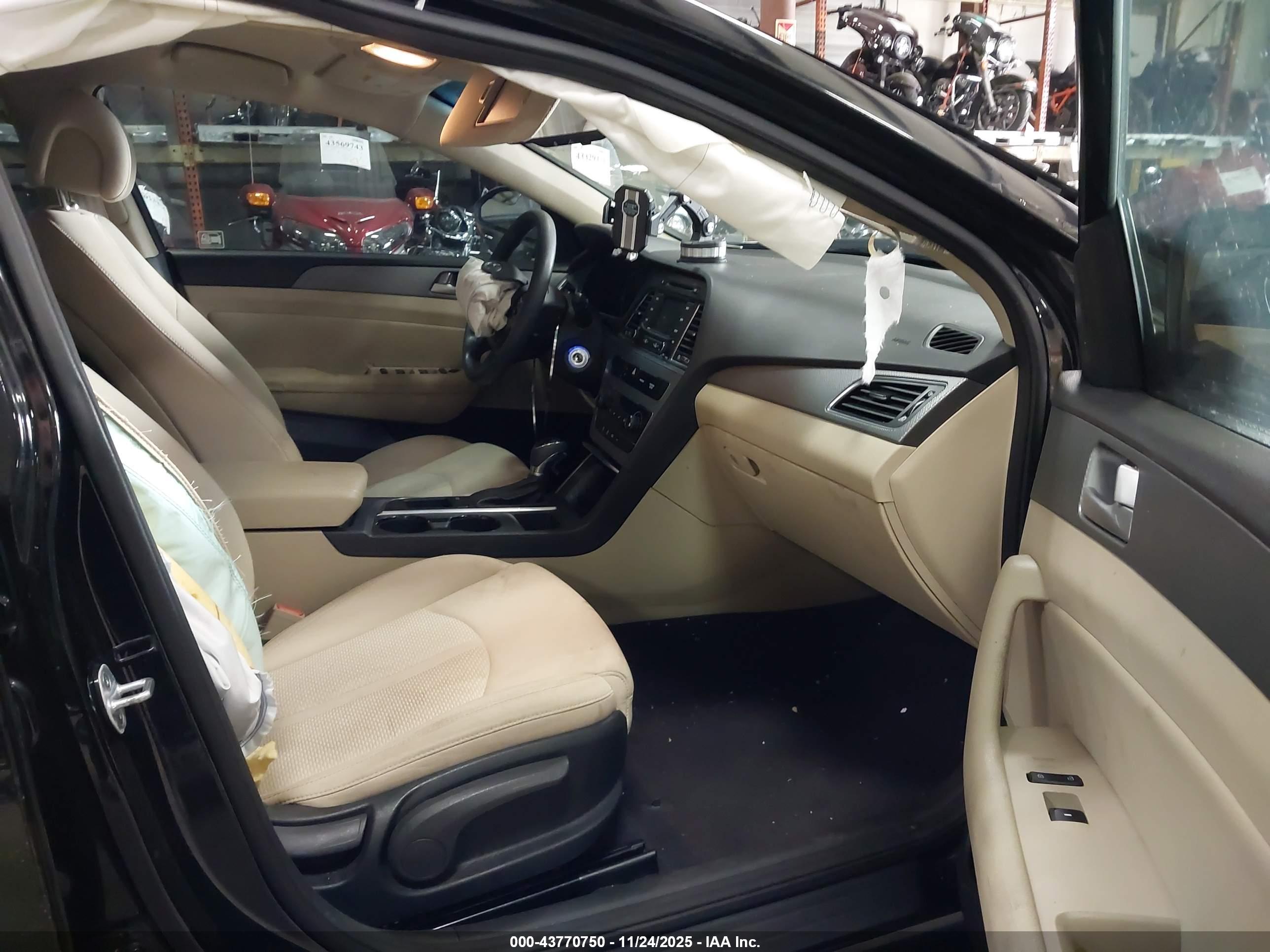 HYUNDAI SONATA image 5