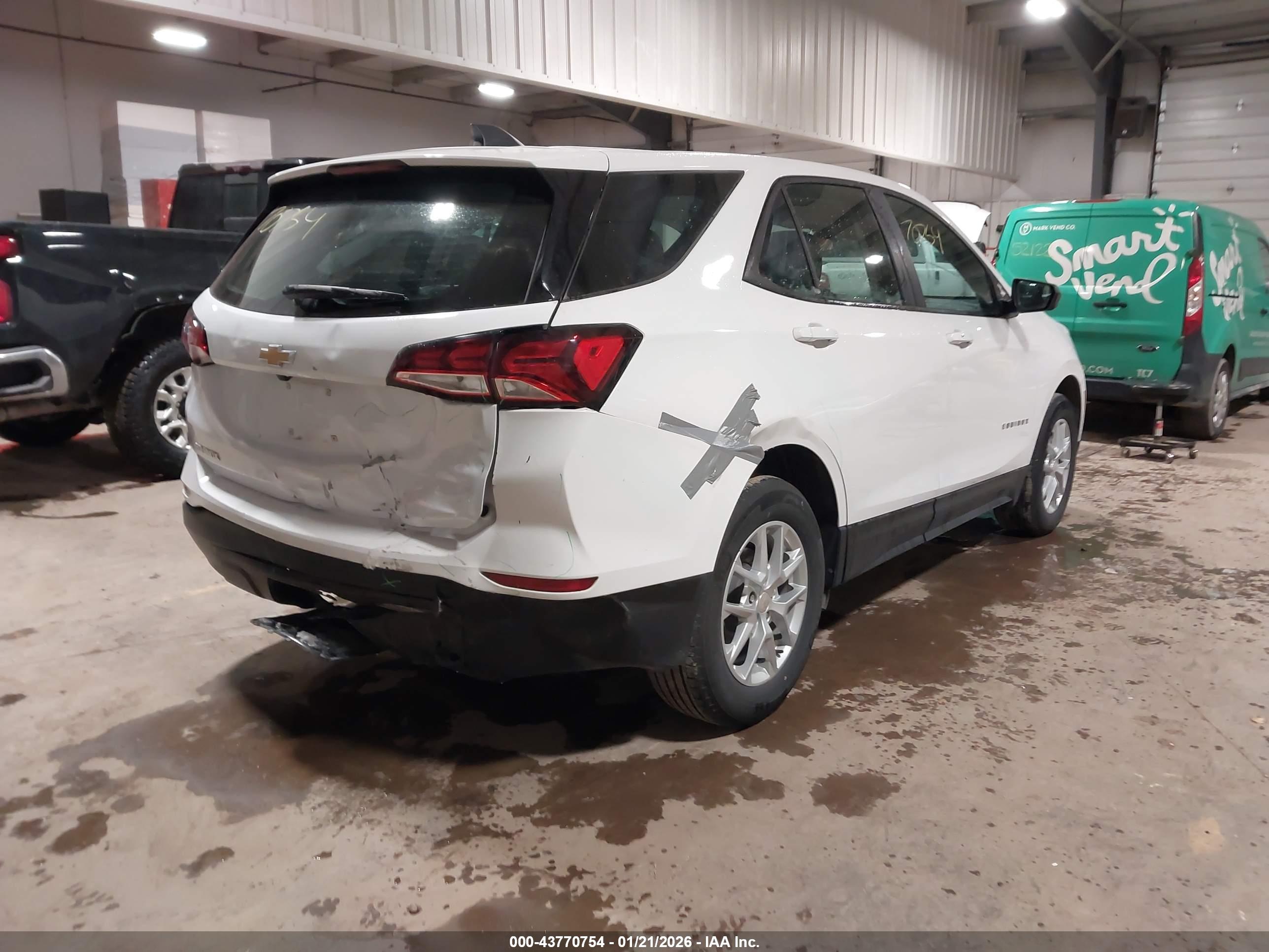 CHEVROLET EQUINOX image 4