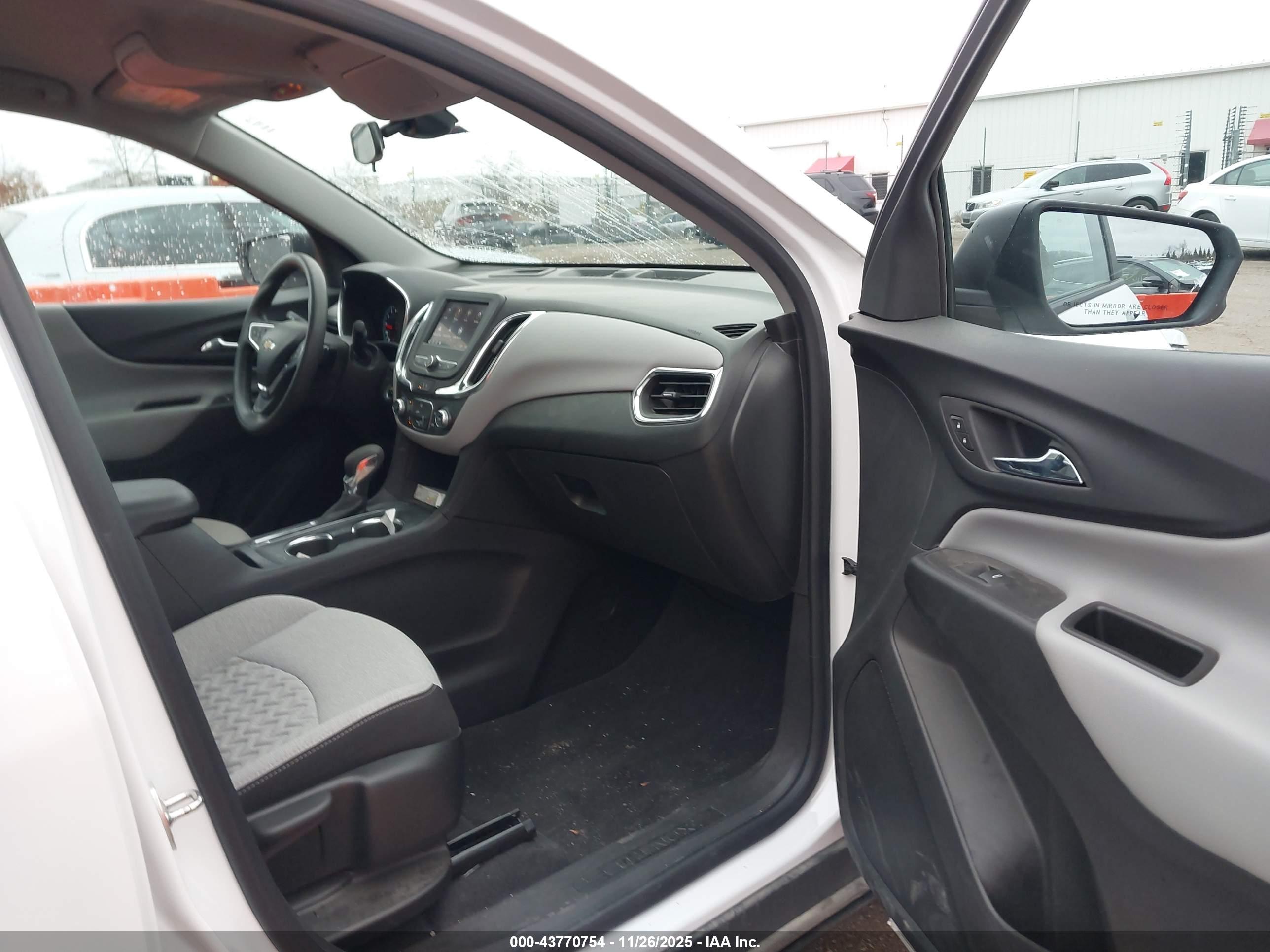 CHEVROLET EQUINOX image 5