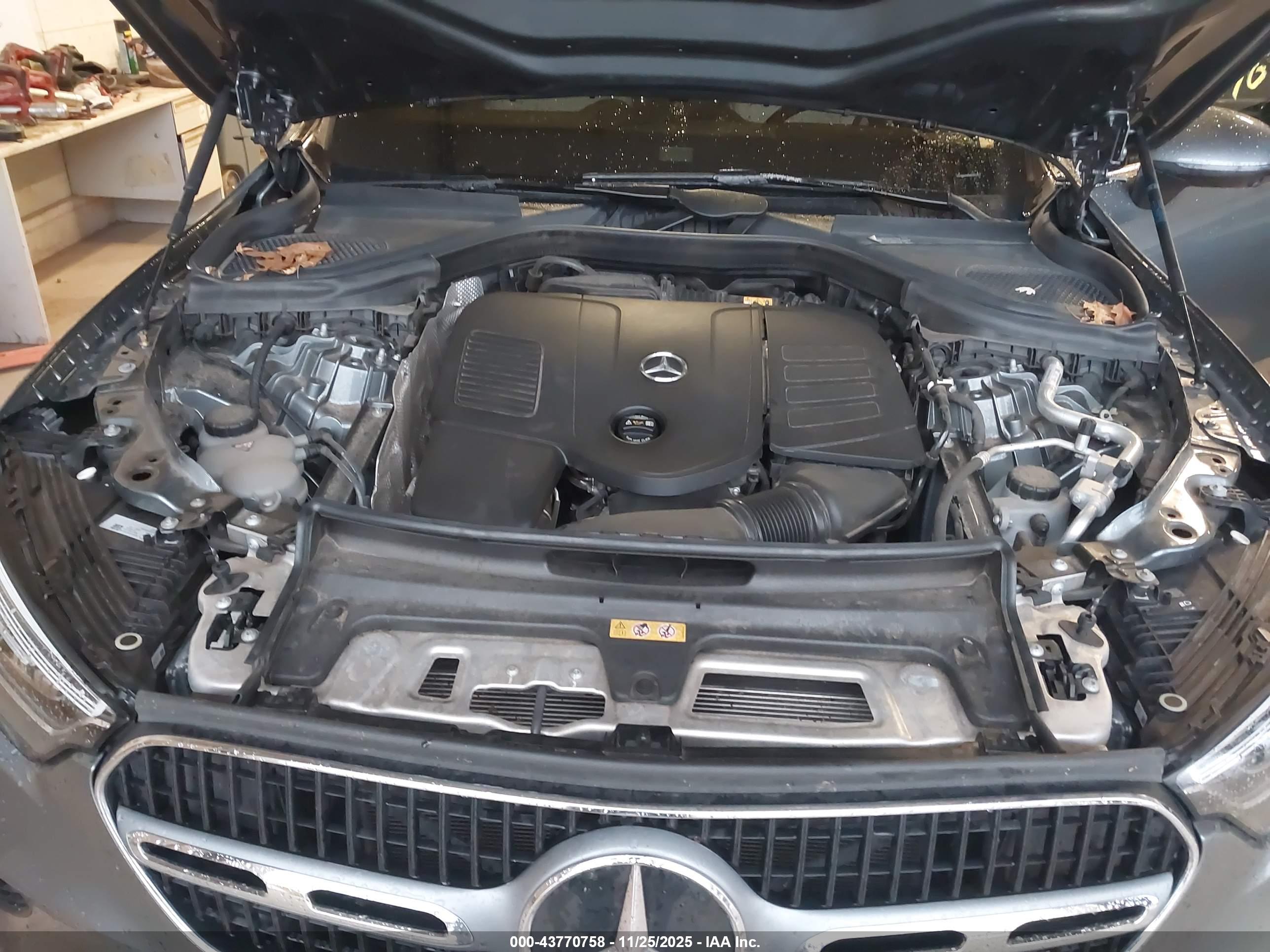 MERCEDES-BENZ GLC image 10