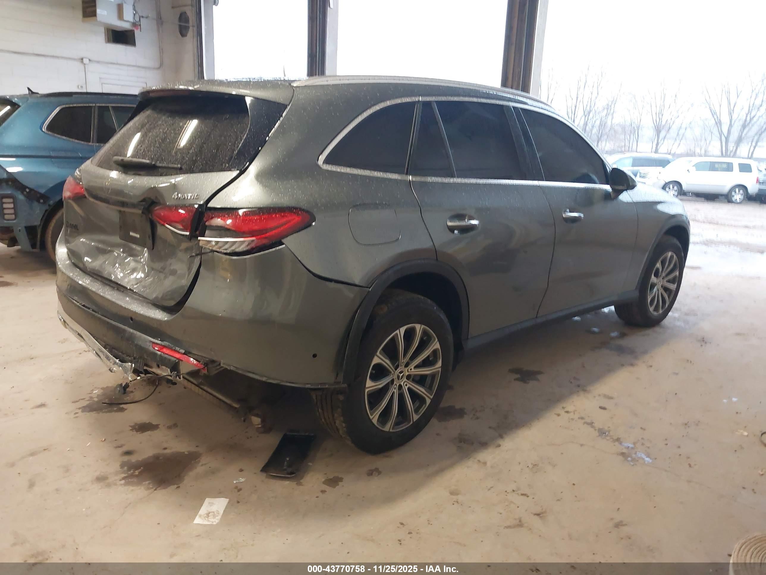 MERCEDES-BENZ GLC image 4