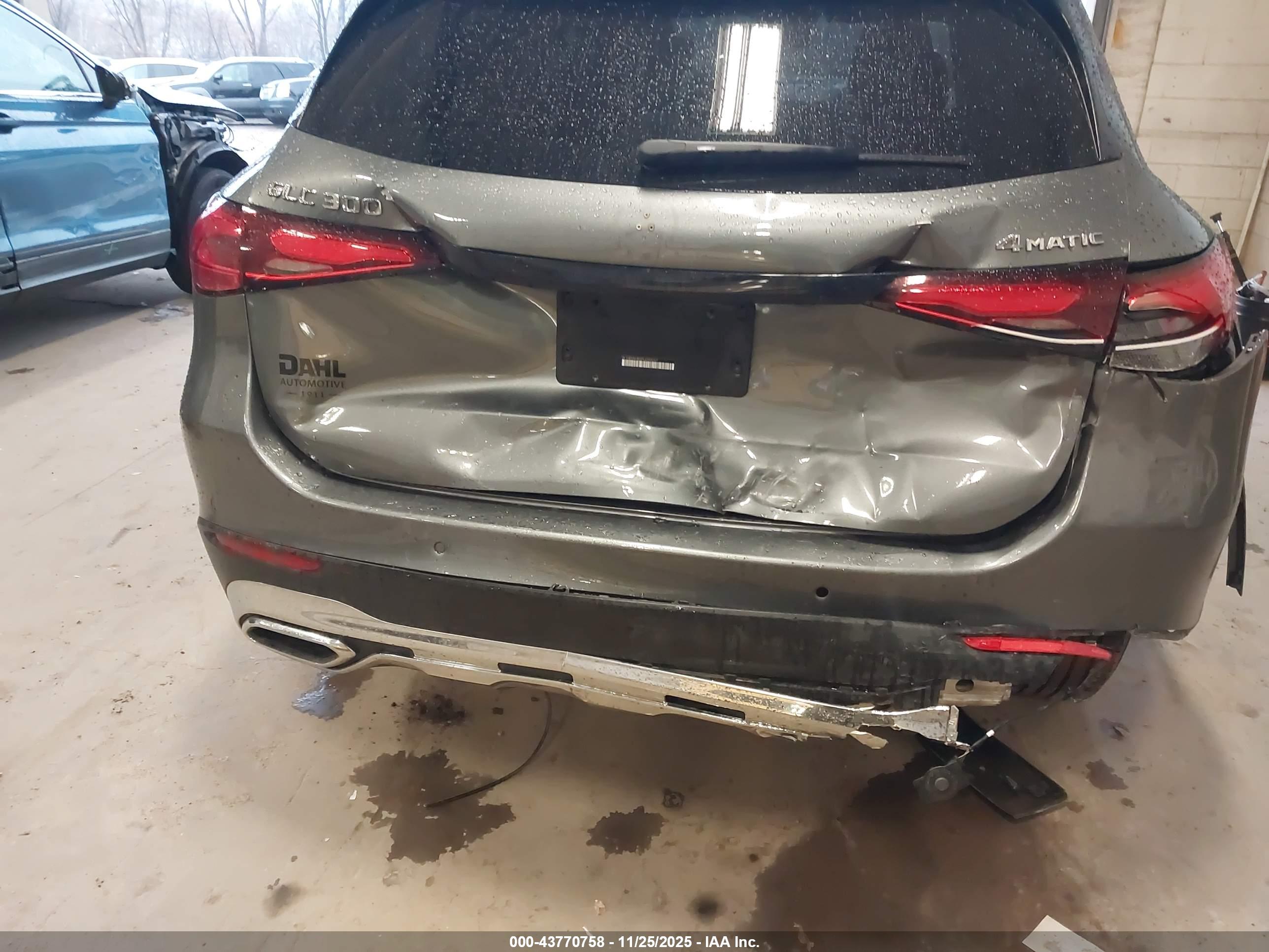 MERCEDES-BENZ GLC image 6
