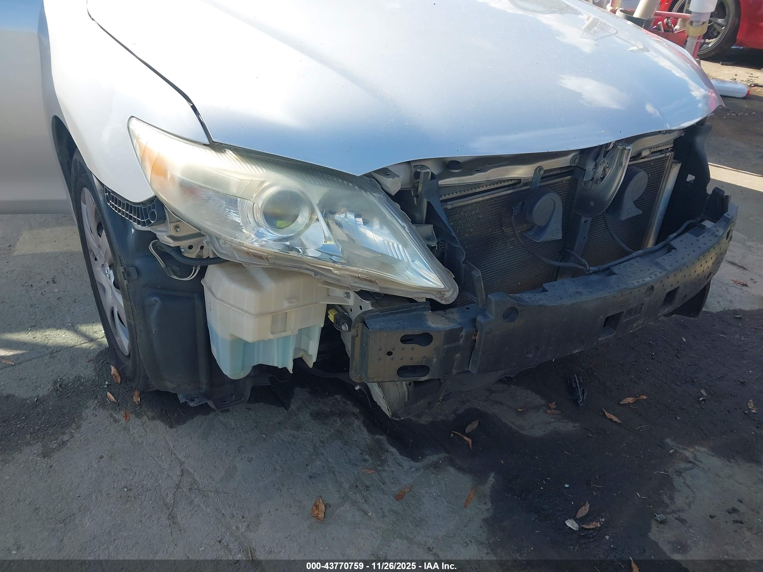 TOYOTA CAMRY image 6