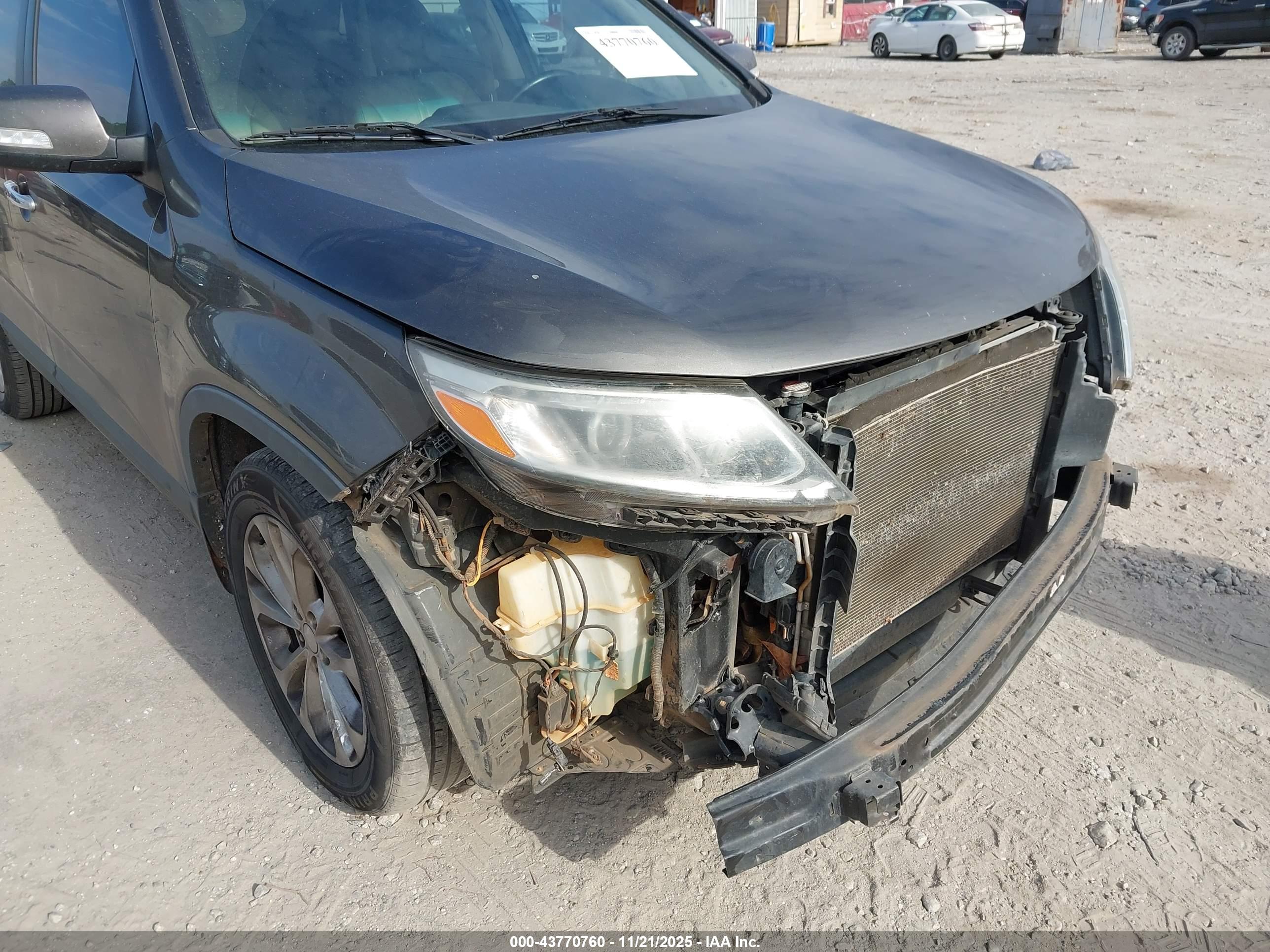 KIA SORENTO image 6