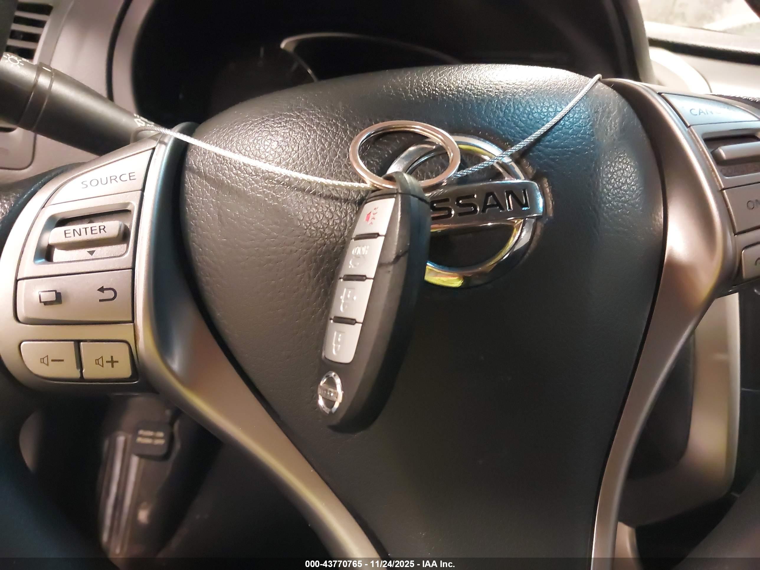 NISSAN ALTIMA image 11