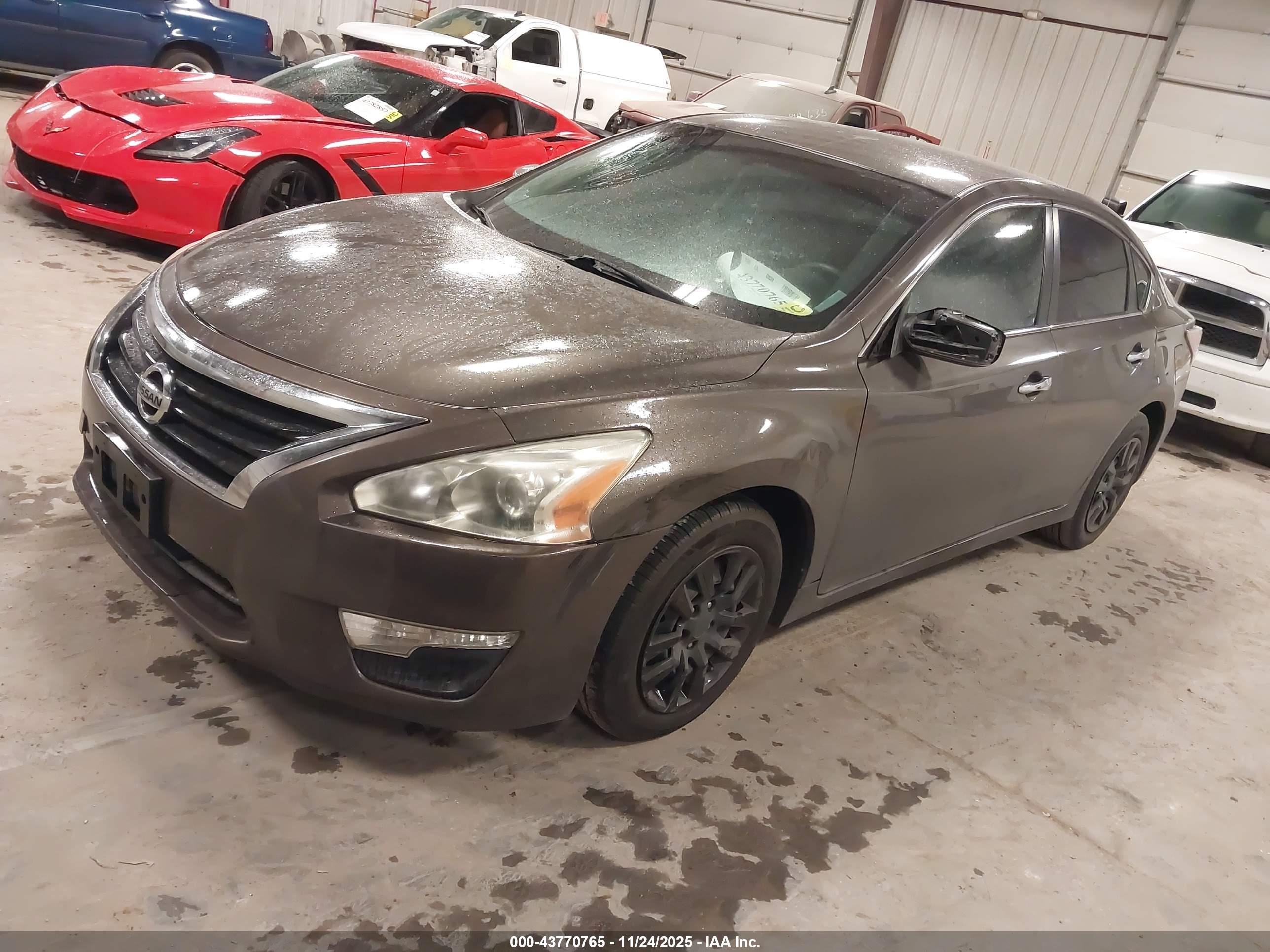 NISSAN ALTIMA image 2