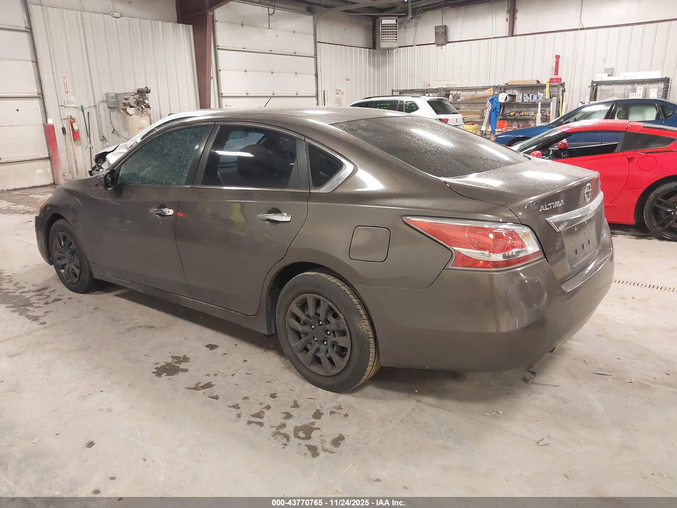 NISSAN ALTIMA image 3