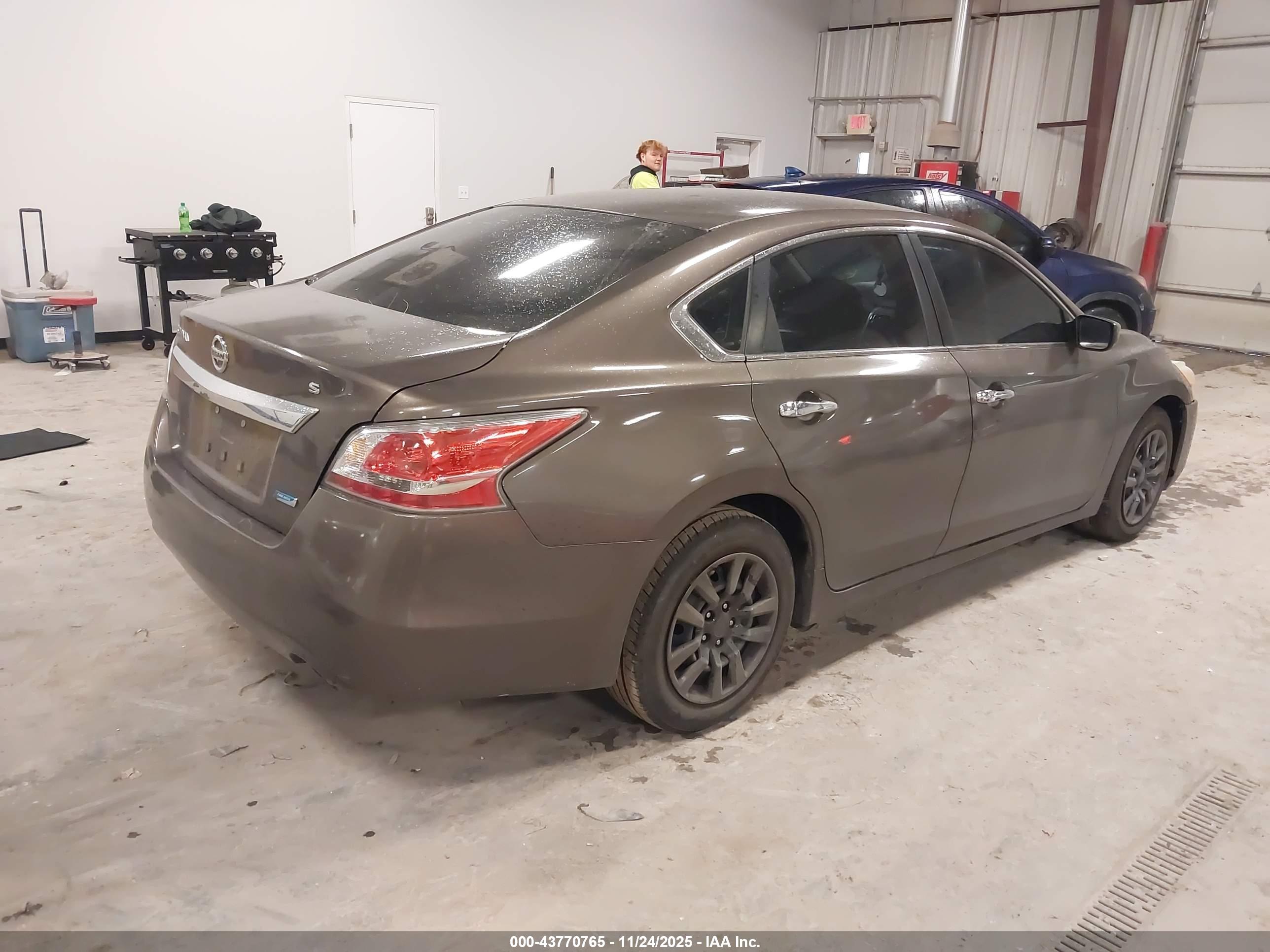 NISSAN ALTIMA image 4