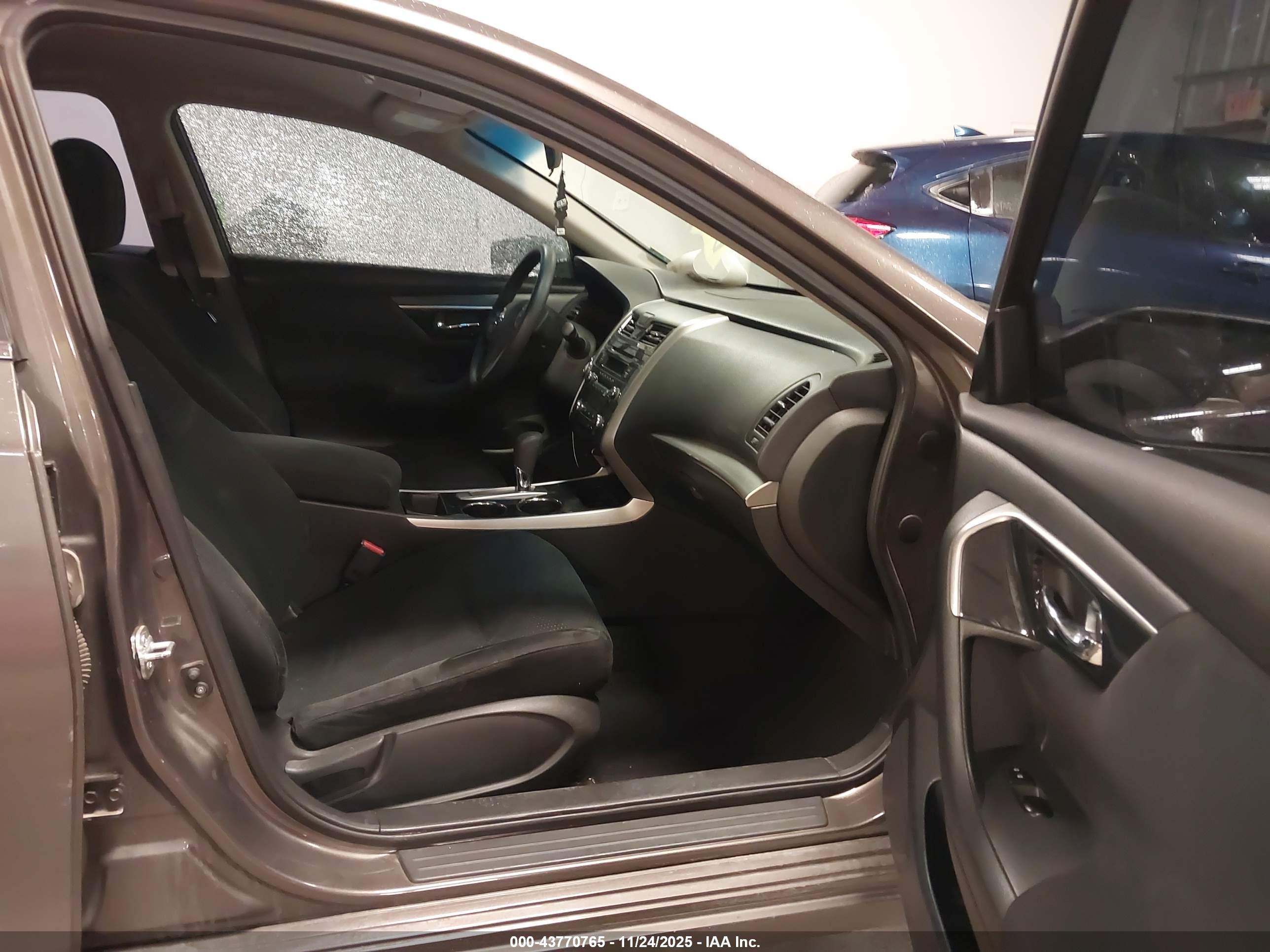 NISSAN ALTIMA image 5