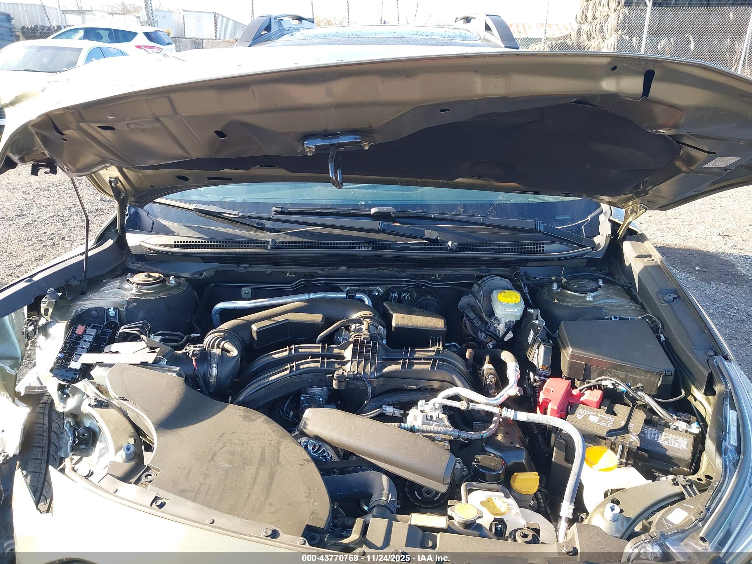 SUBARU OUTBACK image 10