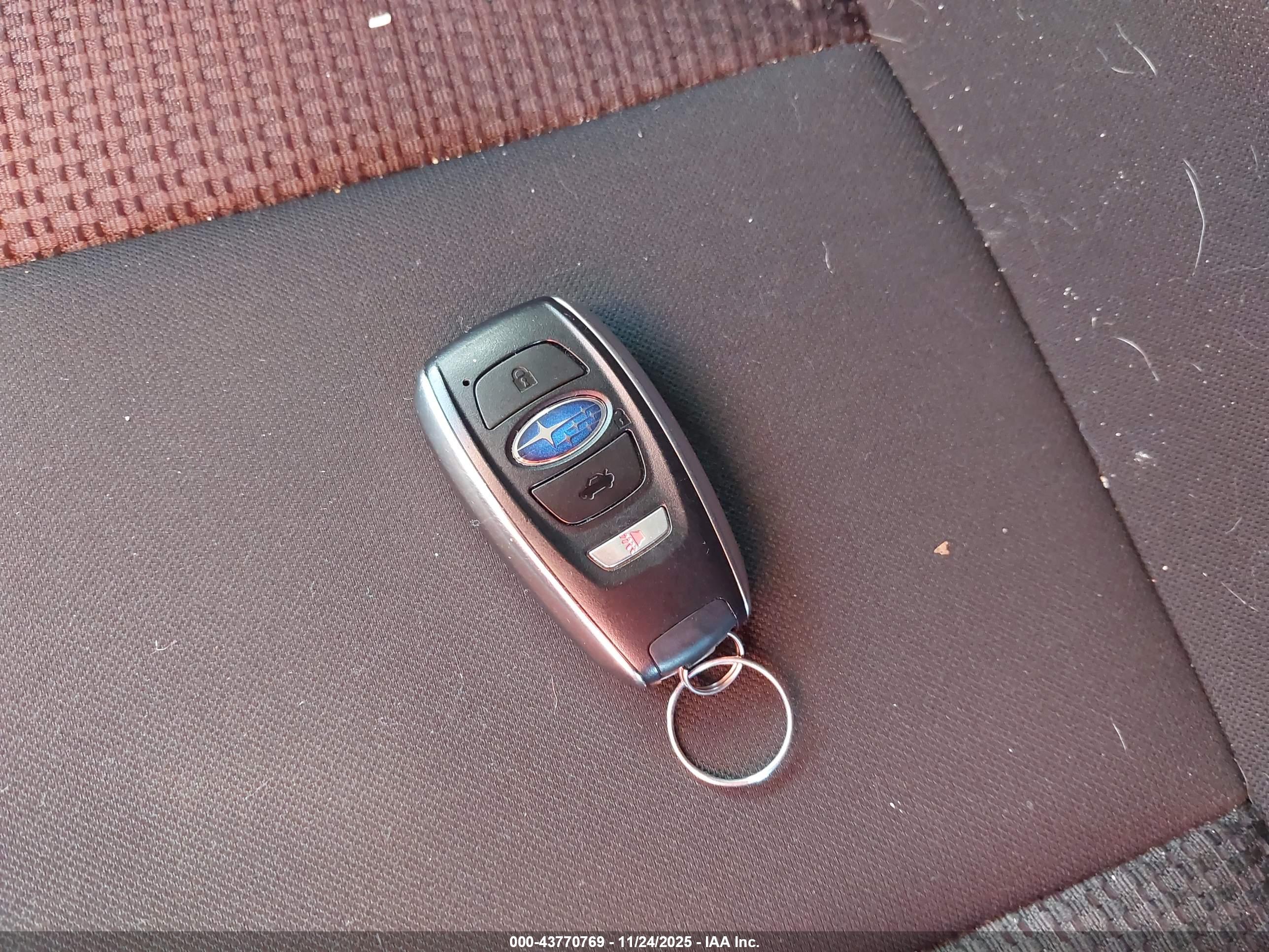 SUBARU OUTBACK image 11