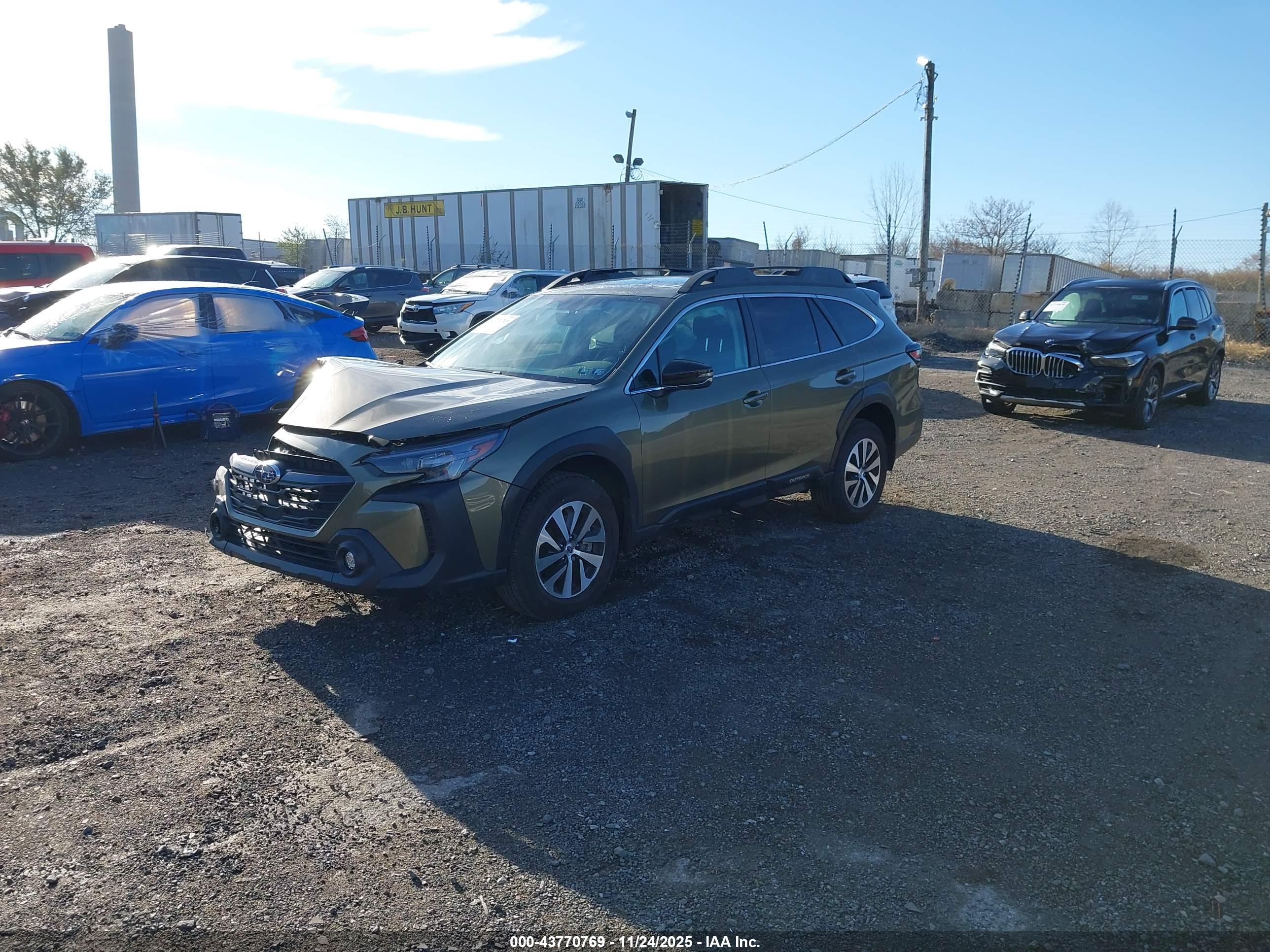 SUBARU OUTBACK image 2