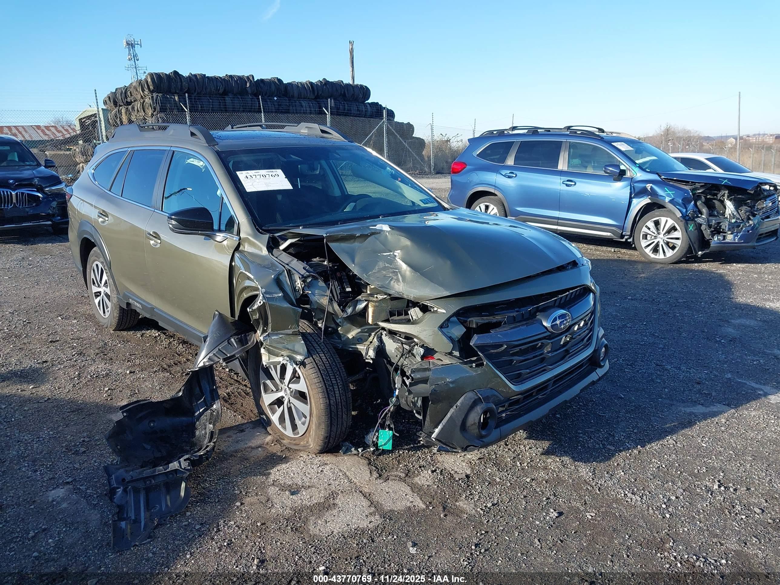 SUBARU OUTBACK image 6