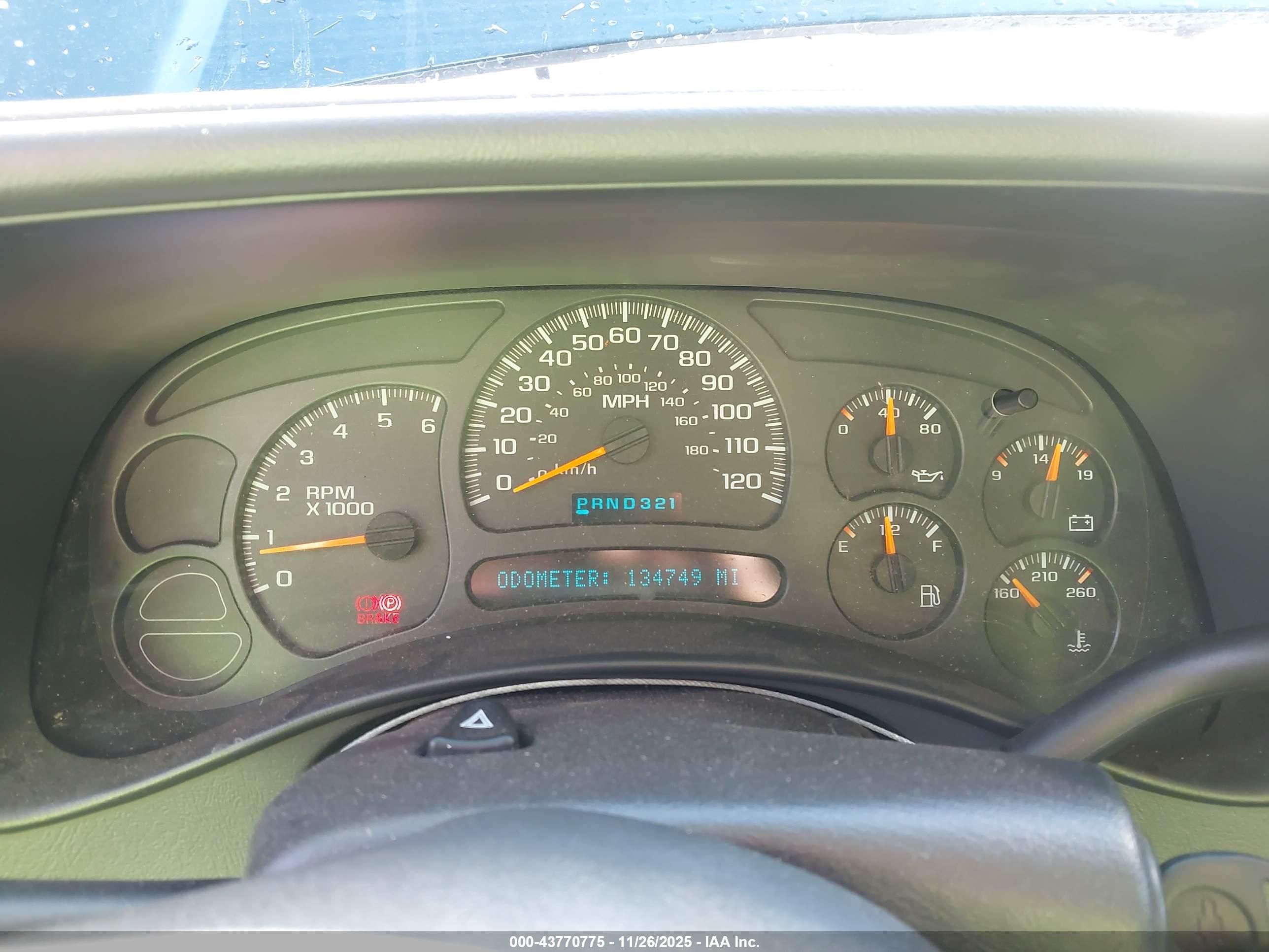 CHEVROLET SILVERADO image 7