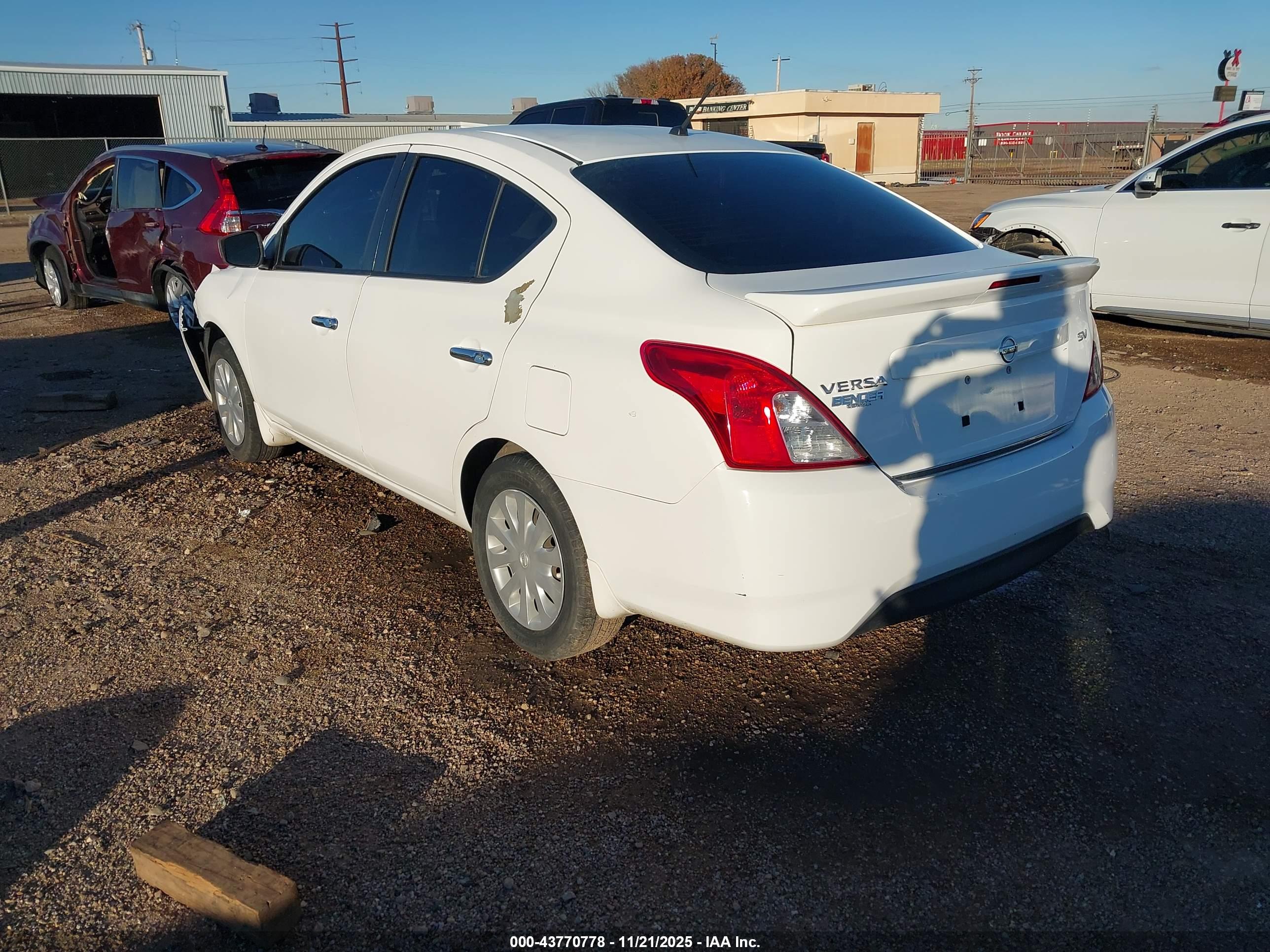 NISSAN VERSA image 3