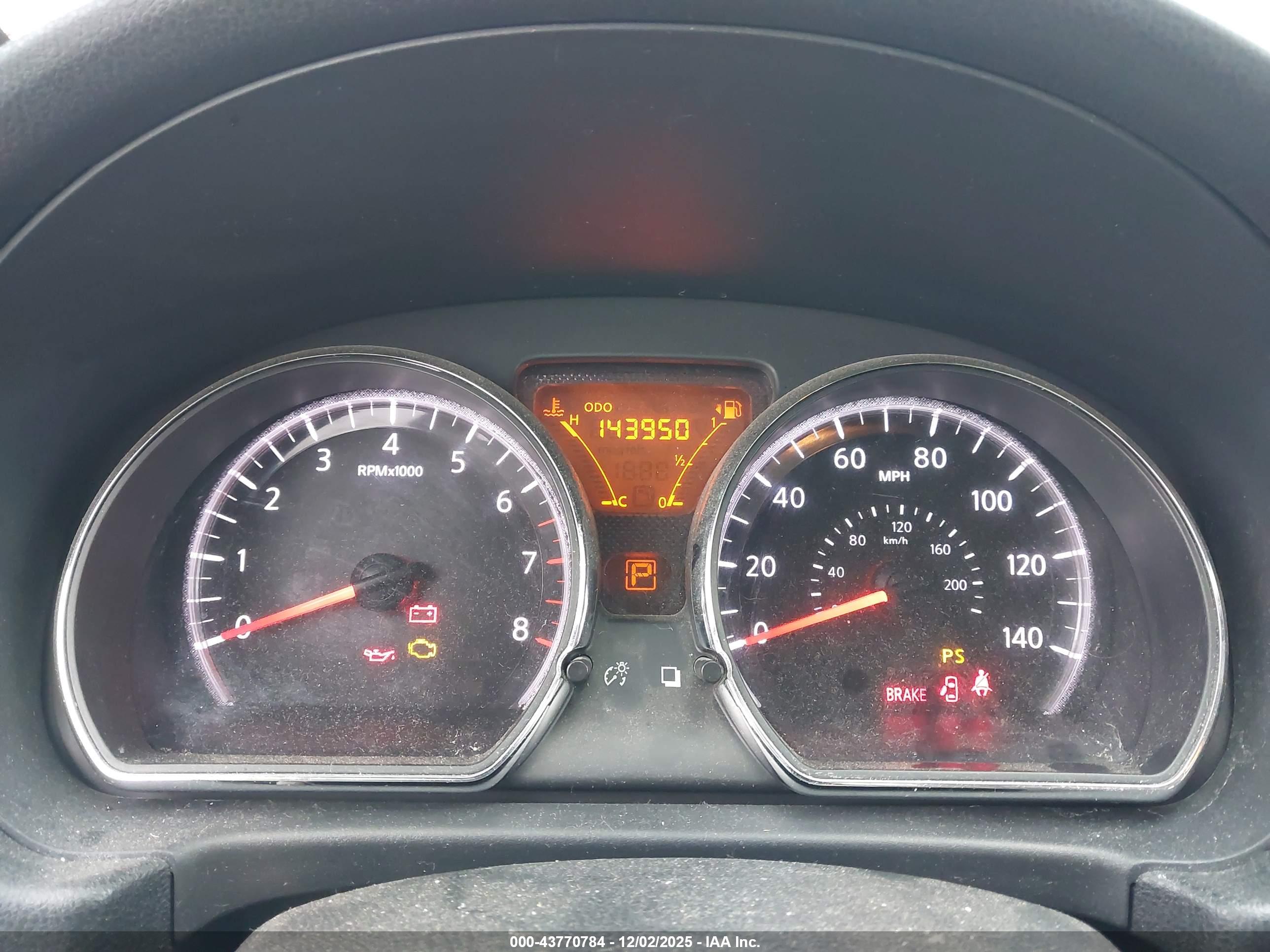 NISSAN VERSA image 7
