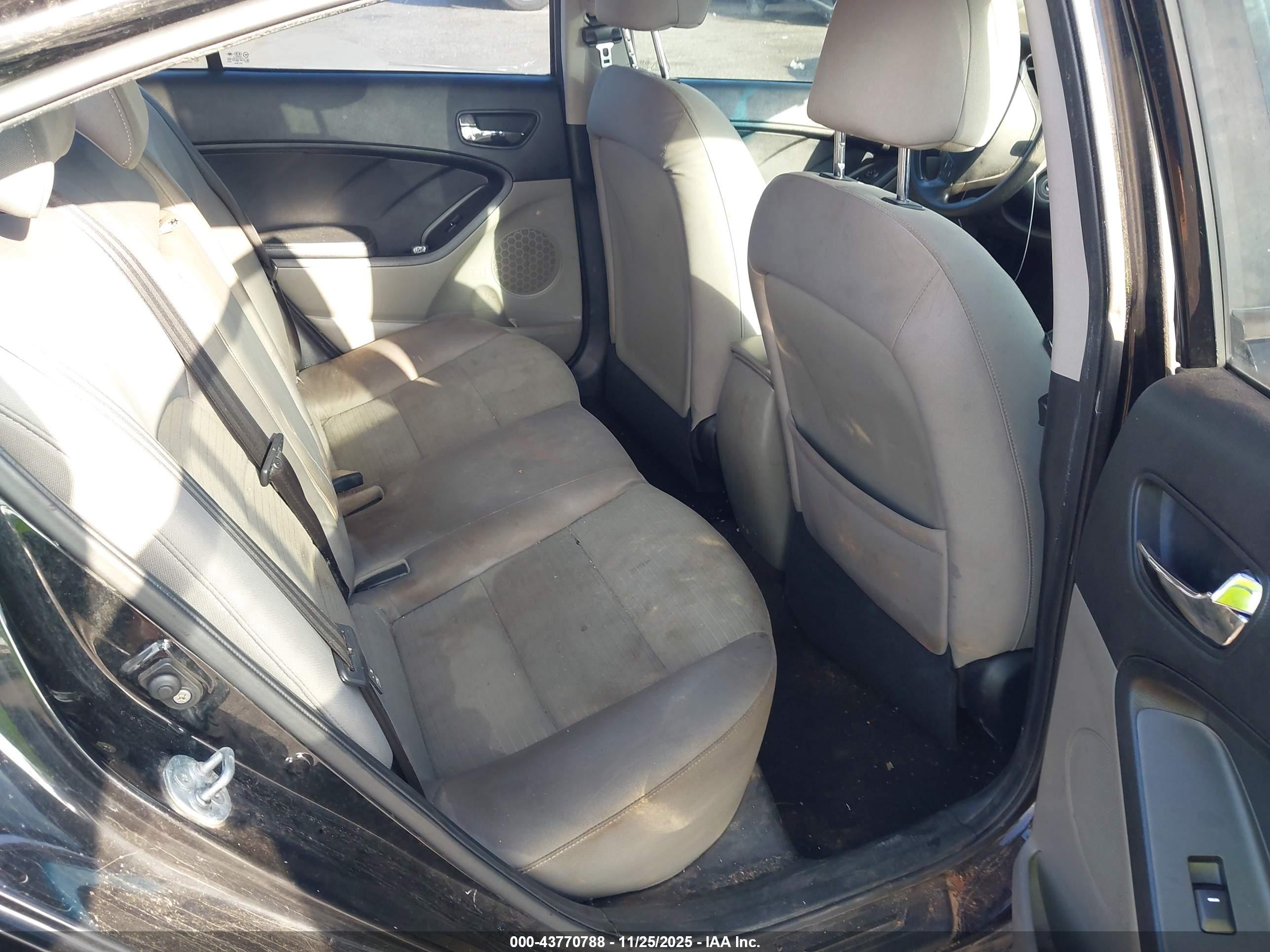 KIA FORTE image 8
