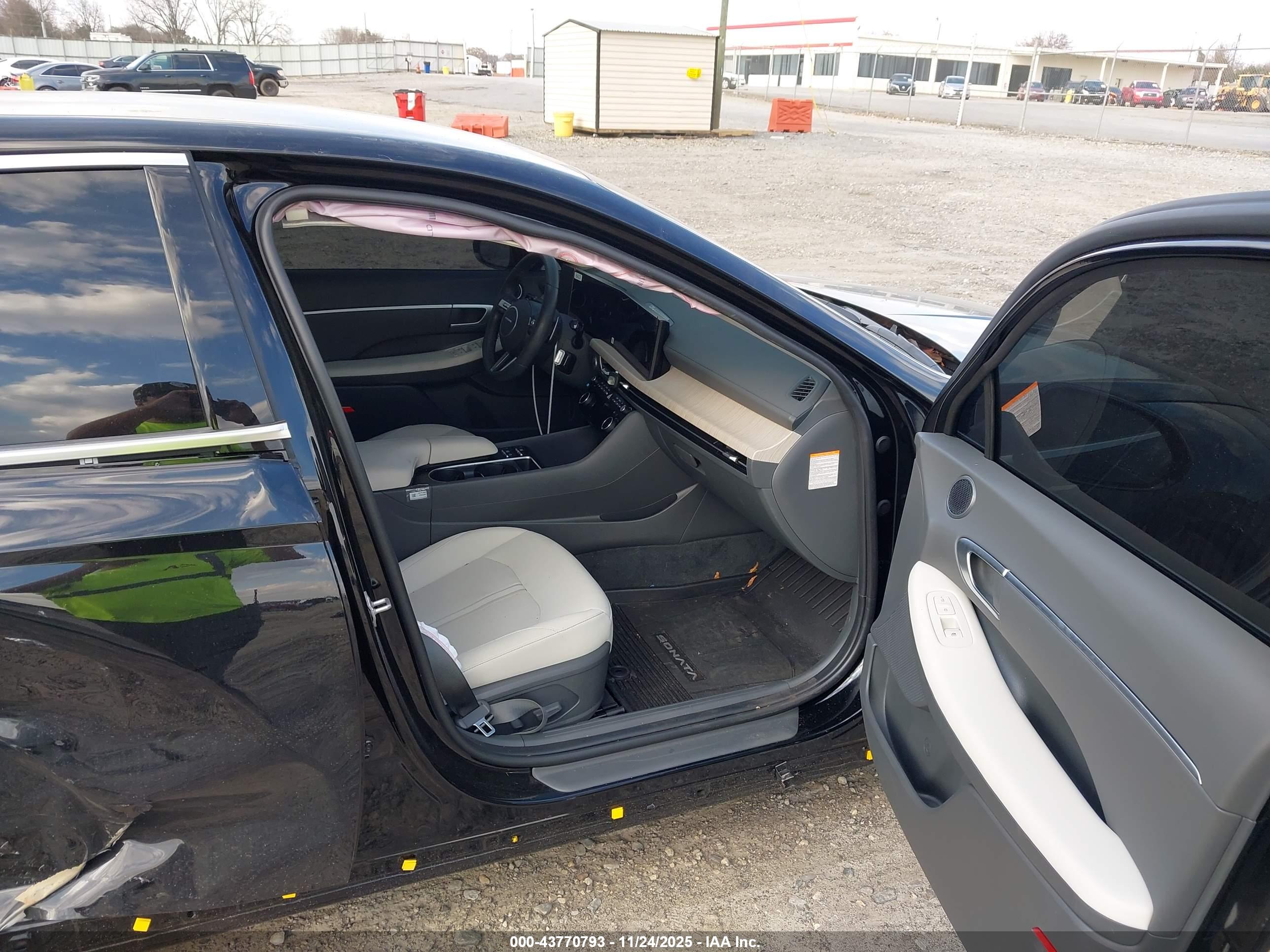 HYUNDAI SONATA image 5