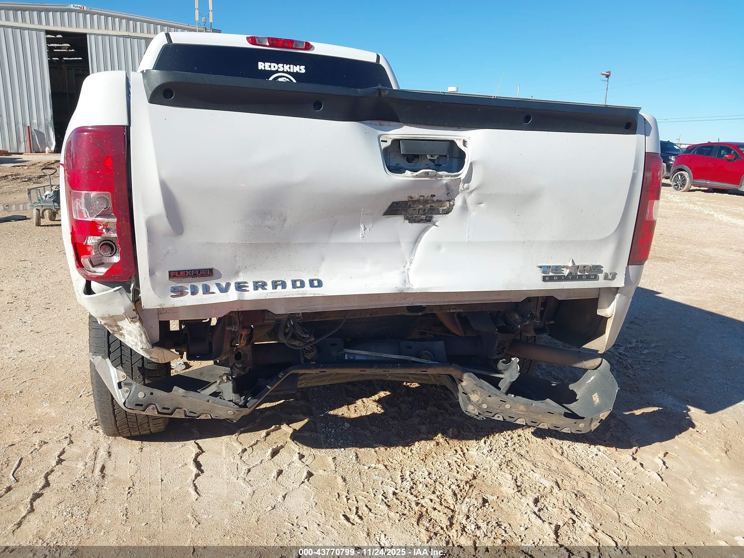 CHEVROLET SILVERADO image 6