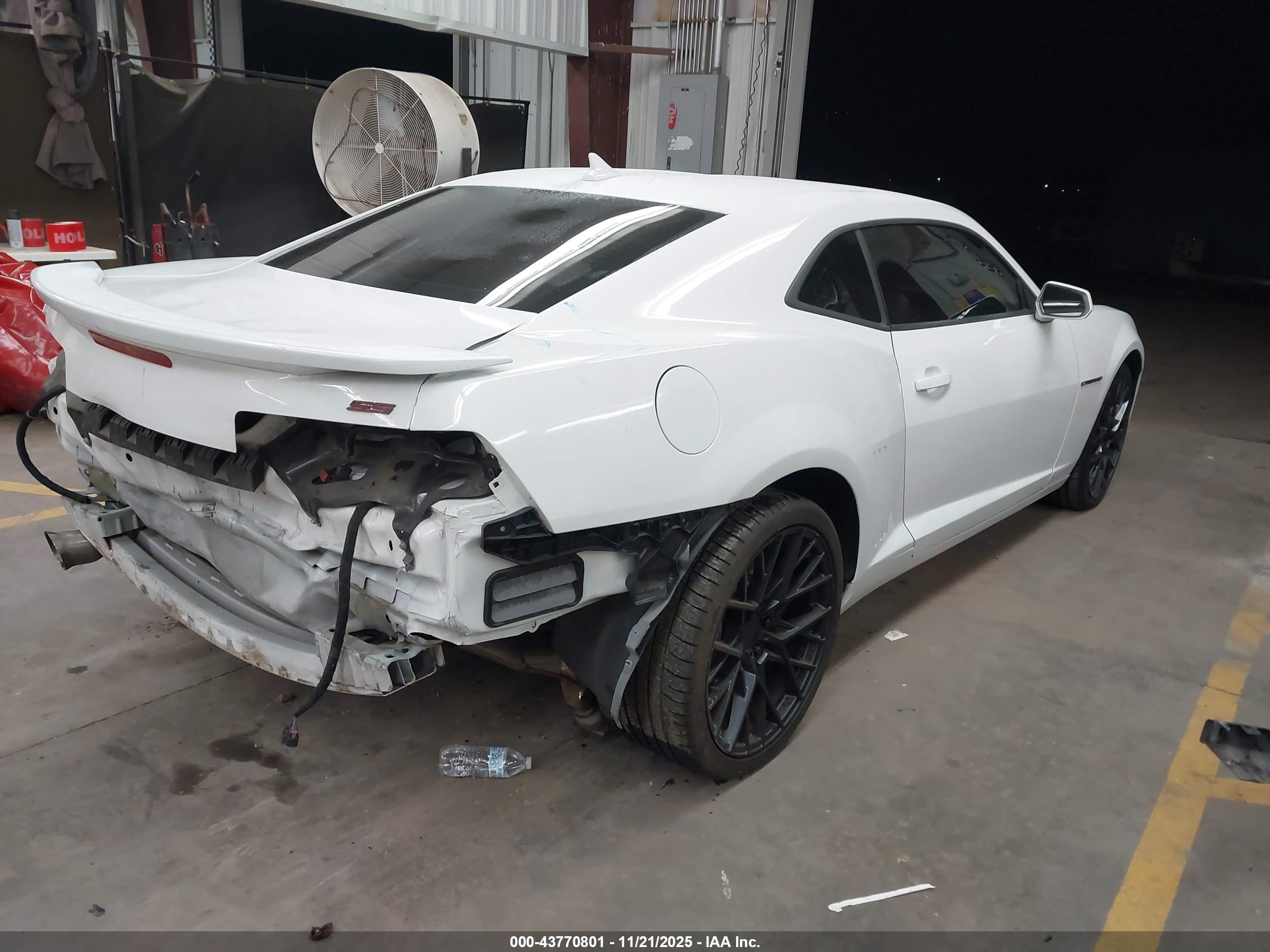 CHEVROLET CAMARO image 4