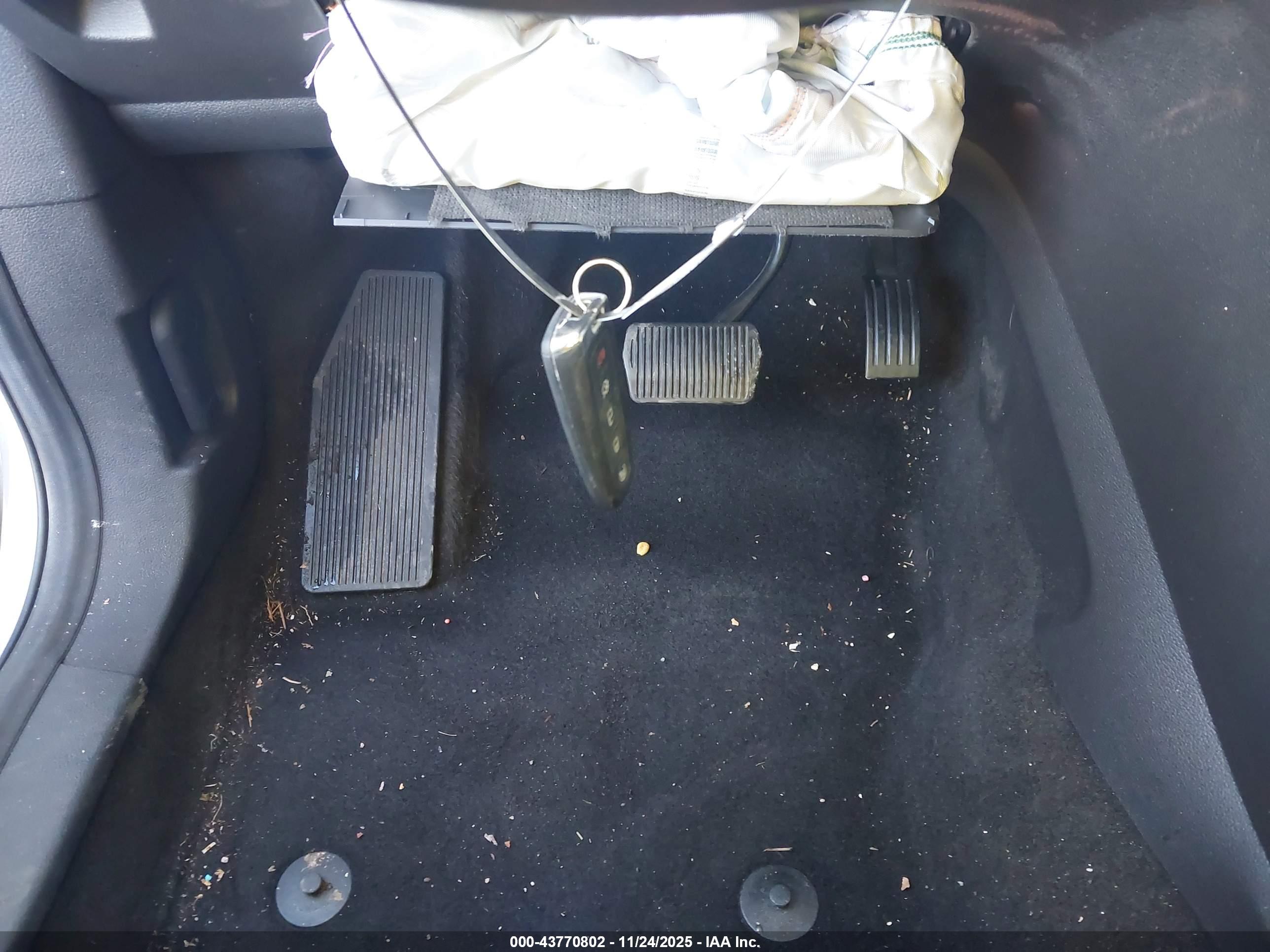 FORD ESCAPE image 11