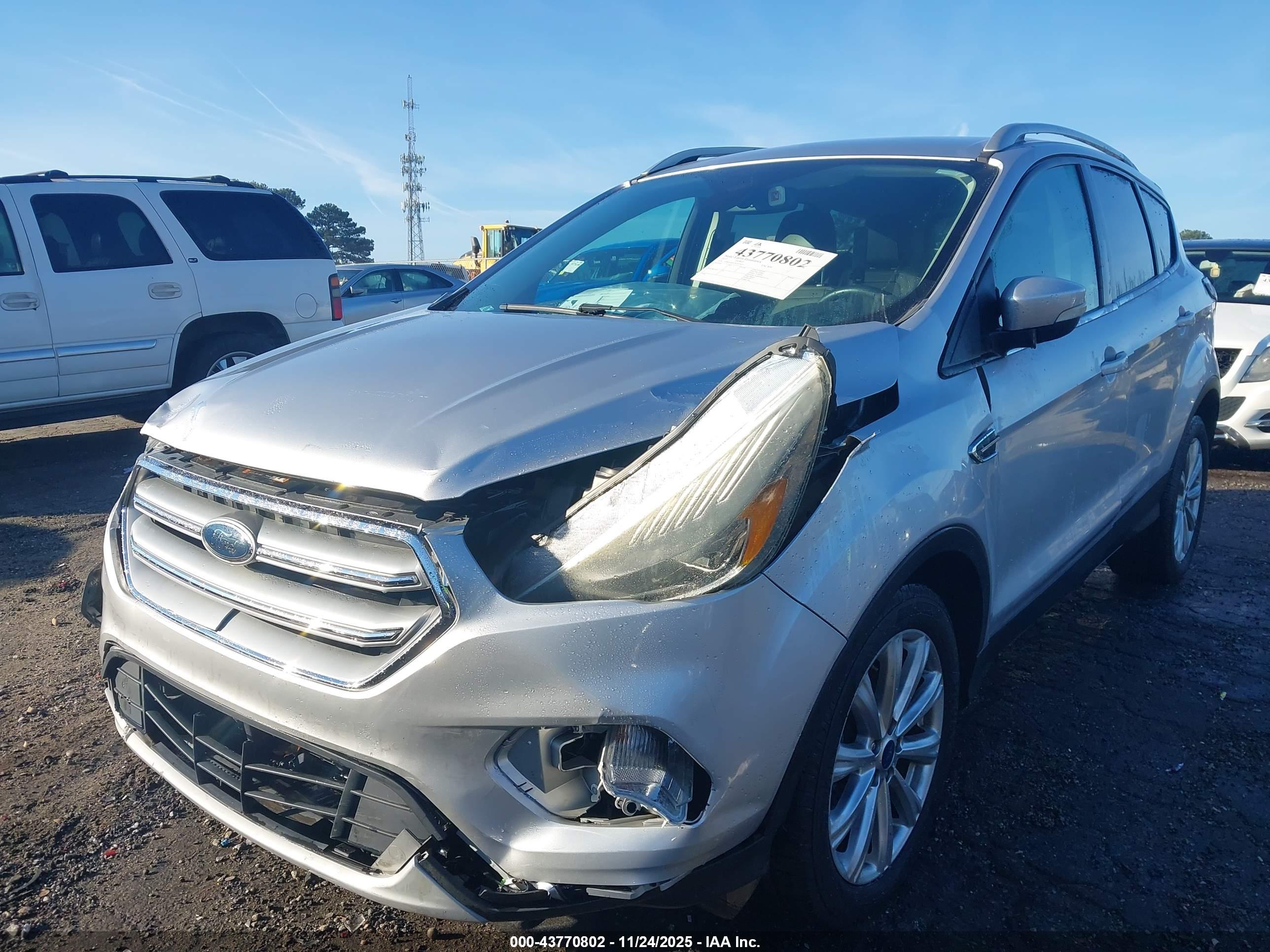 FORD ESCAPE image 6