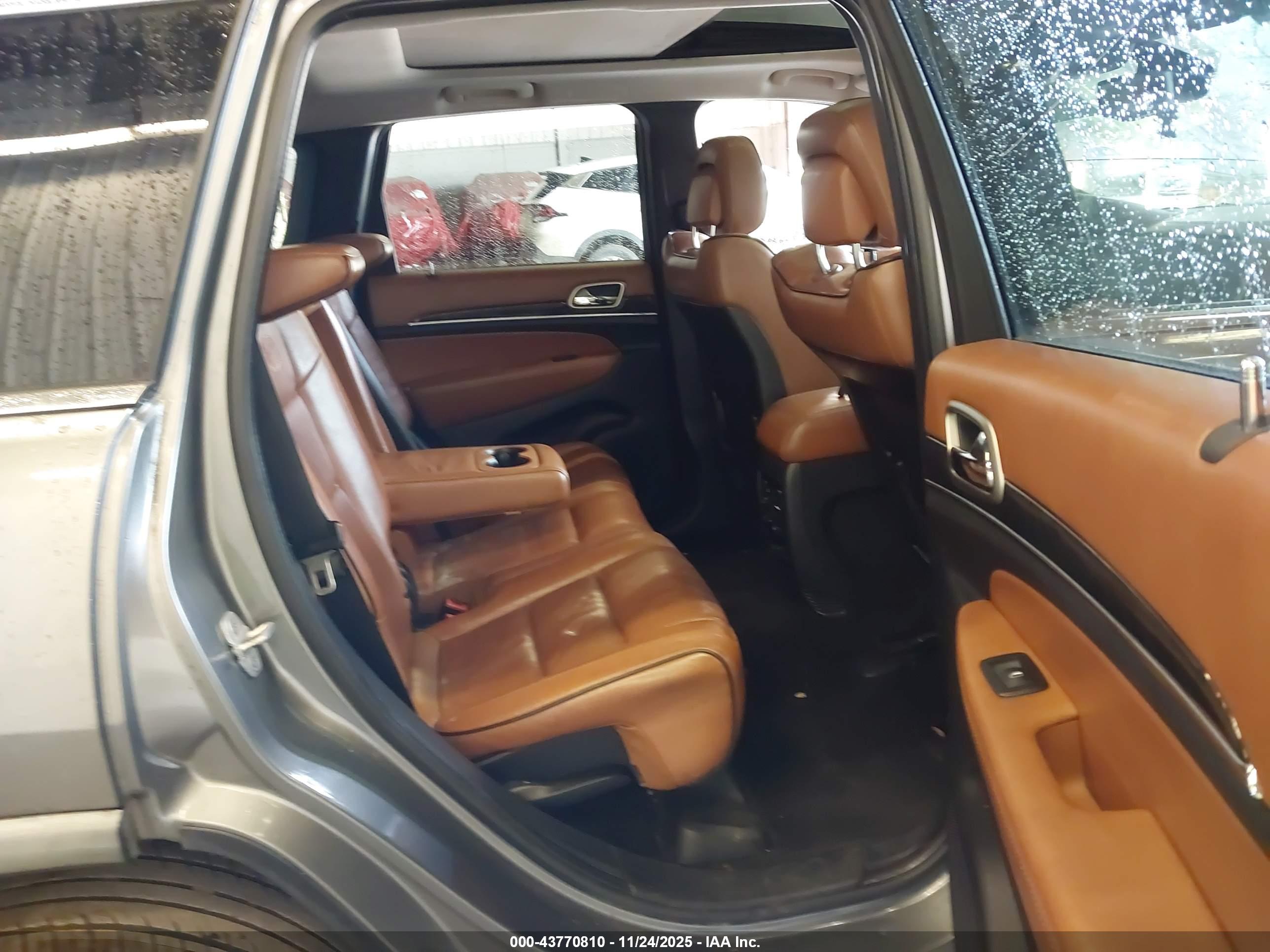 JEEP GRAND image 8