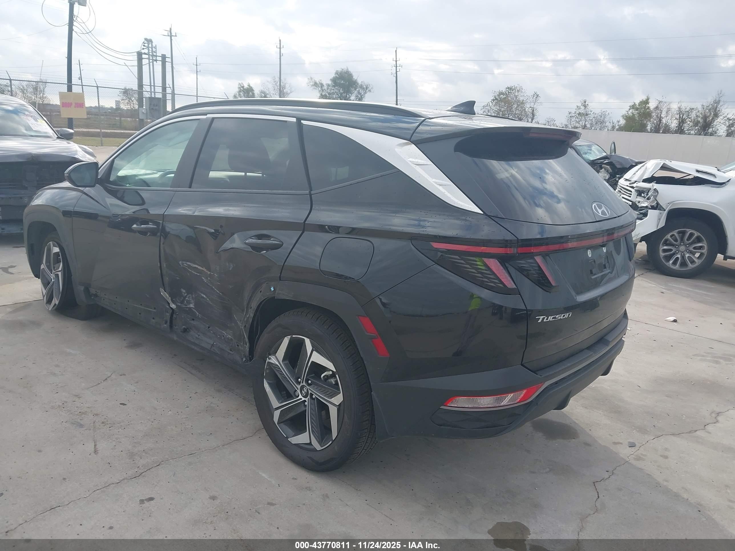 HYUNDAI TUCSON image 3
