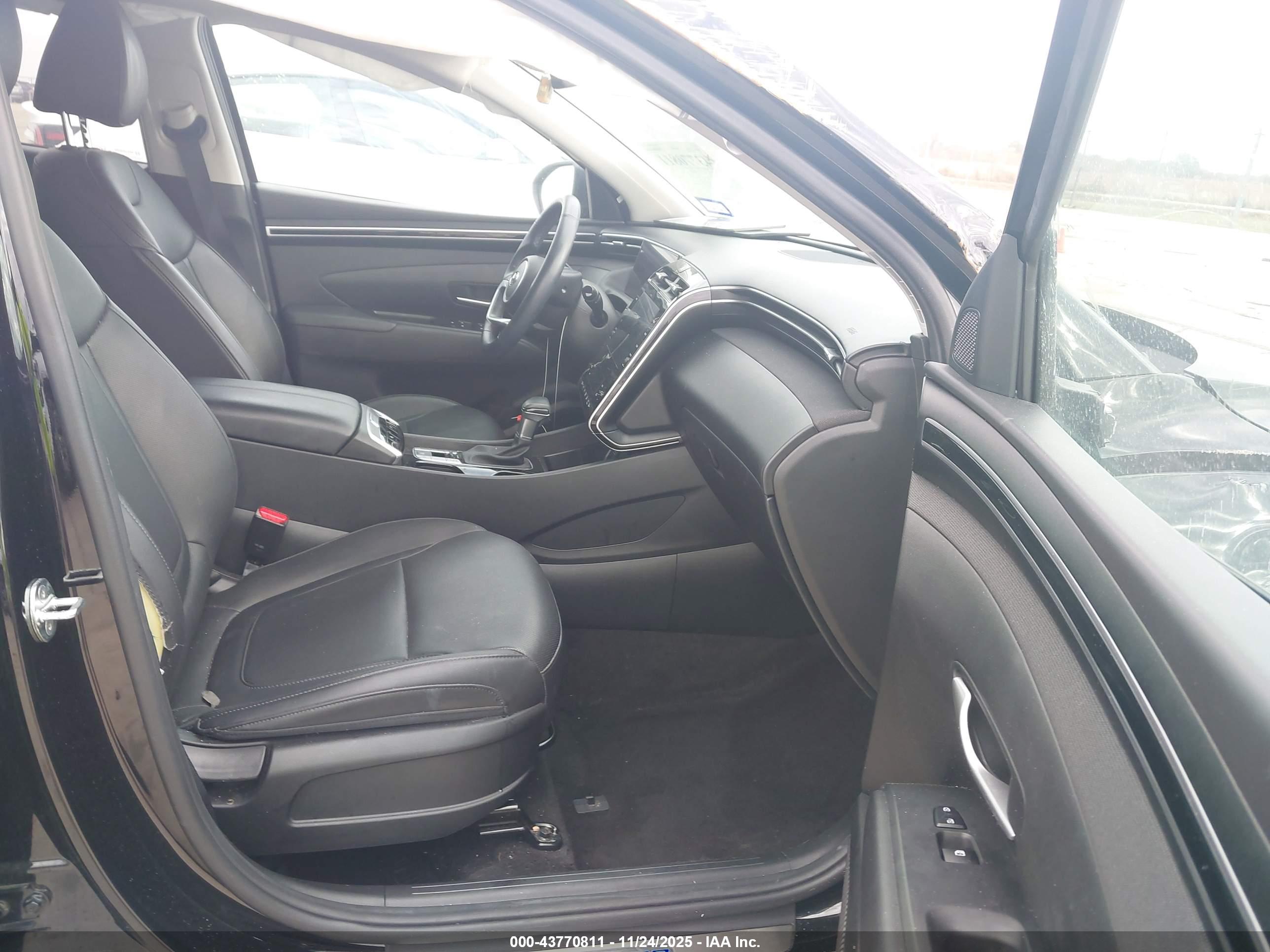 HYUNDAI TUCSON image 5