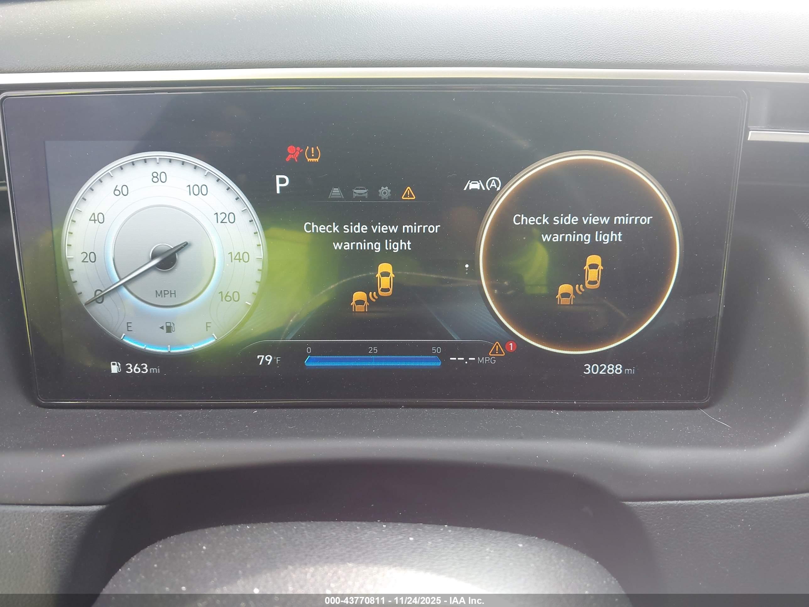HYUNDAI TUCSON image 7