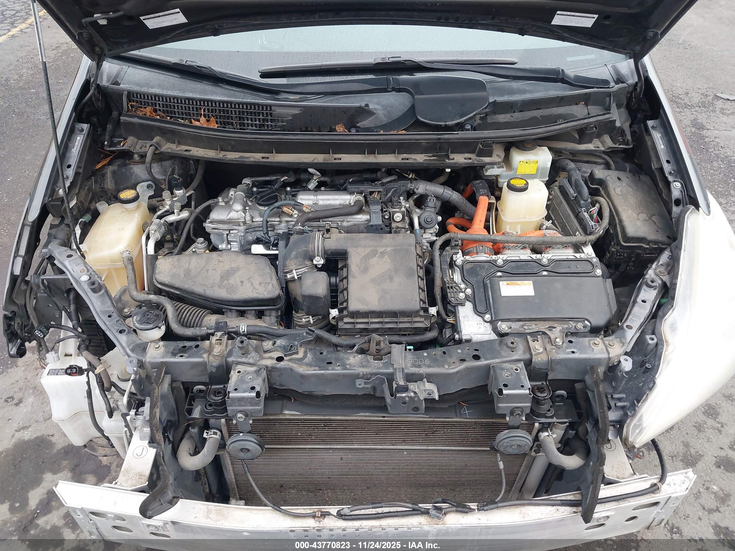 TOYOTA PRIUS image 10