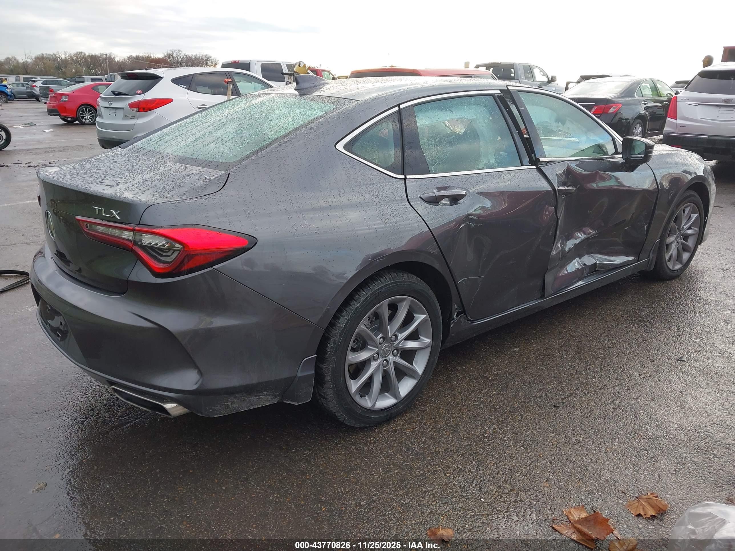 ACURA TLX image 4